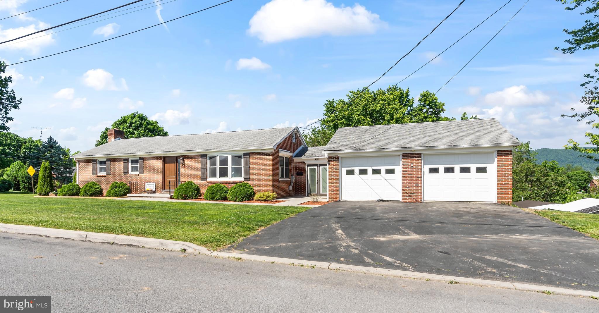 242 LINDEN AVENUE