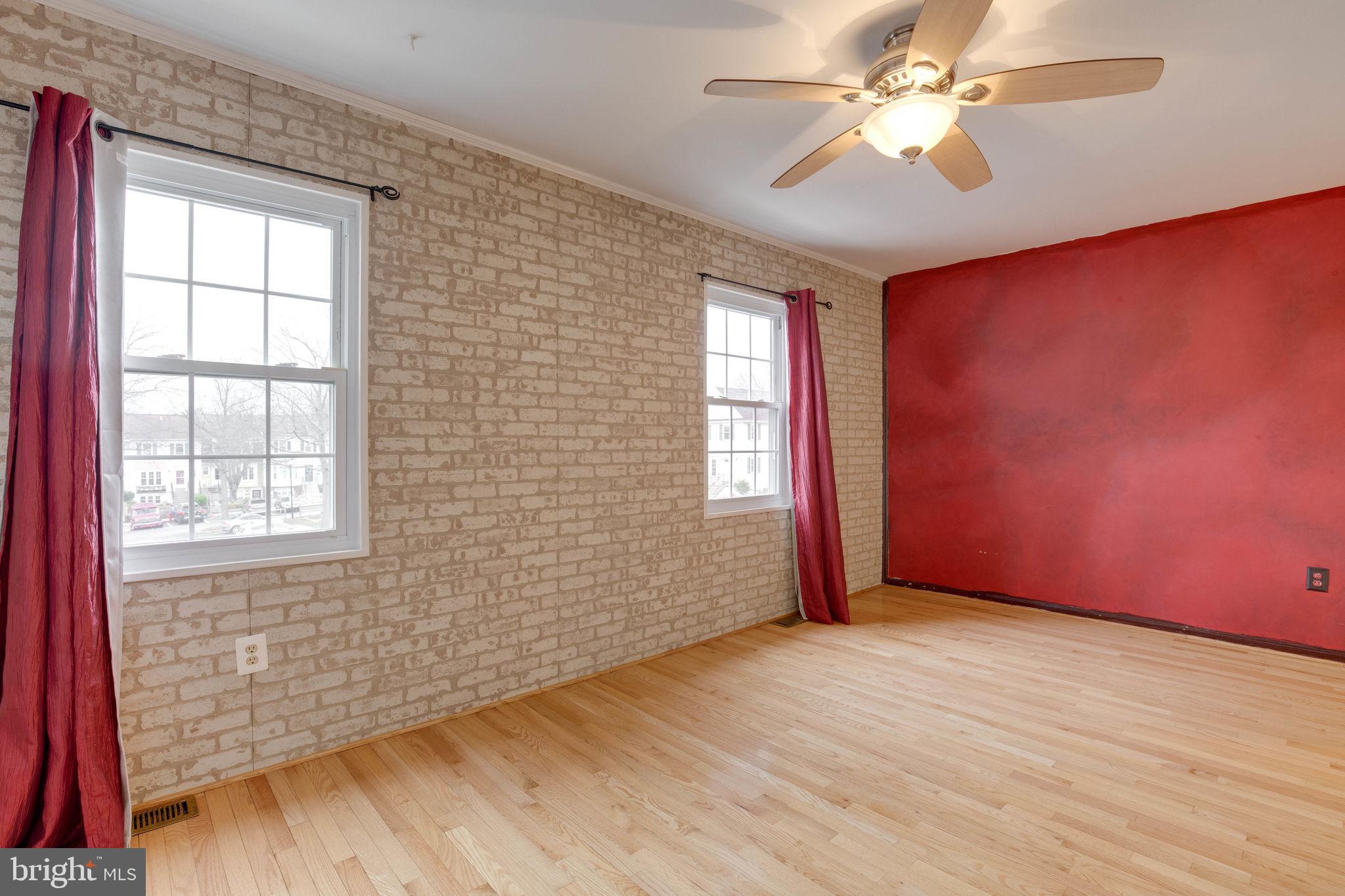 CROFTON MEWS CONDO - Residential