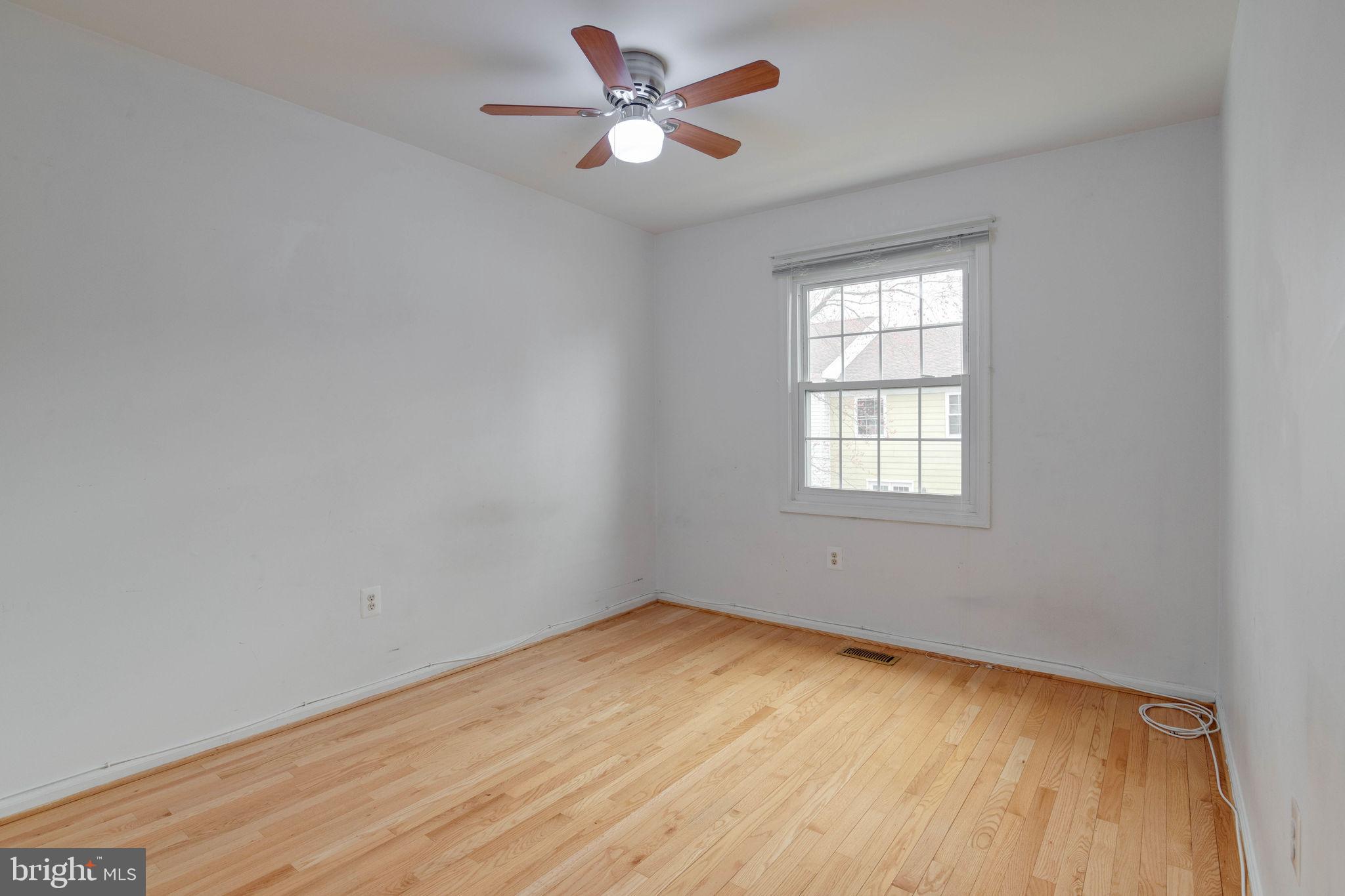 CROFTON MEWS CONDO - Residential