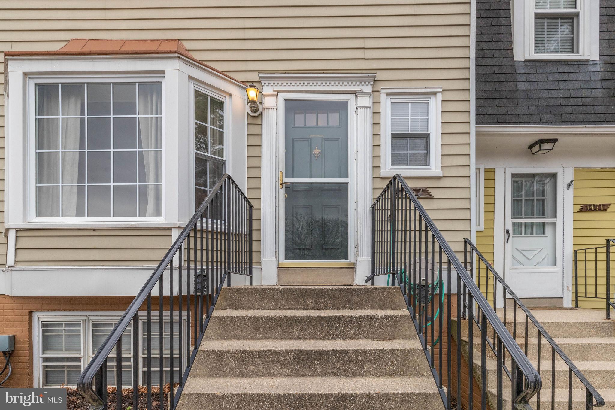 CROFTON MEWS CONDO - Residential