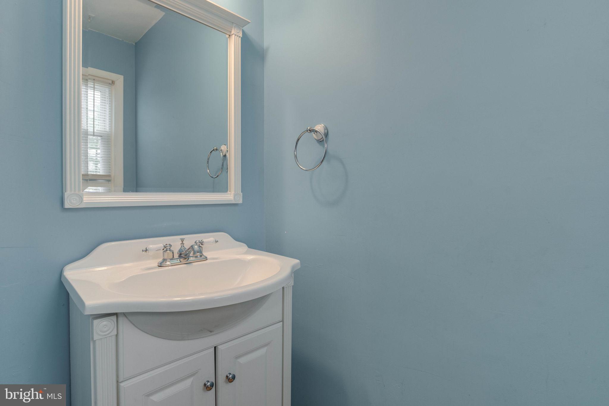 CROFTON MEWS CONDO - Residential