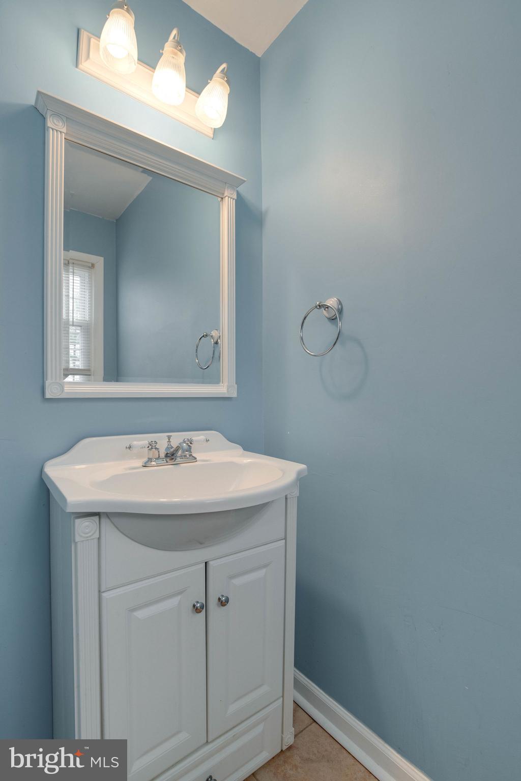 CROFTON MEWS CONDO - Residential