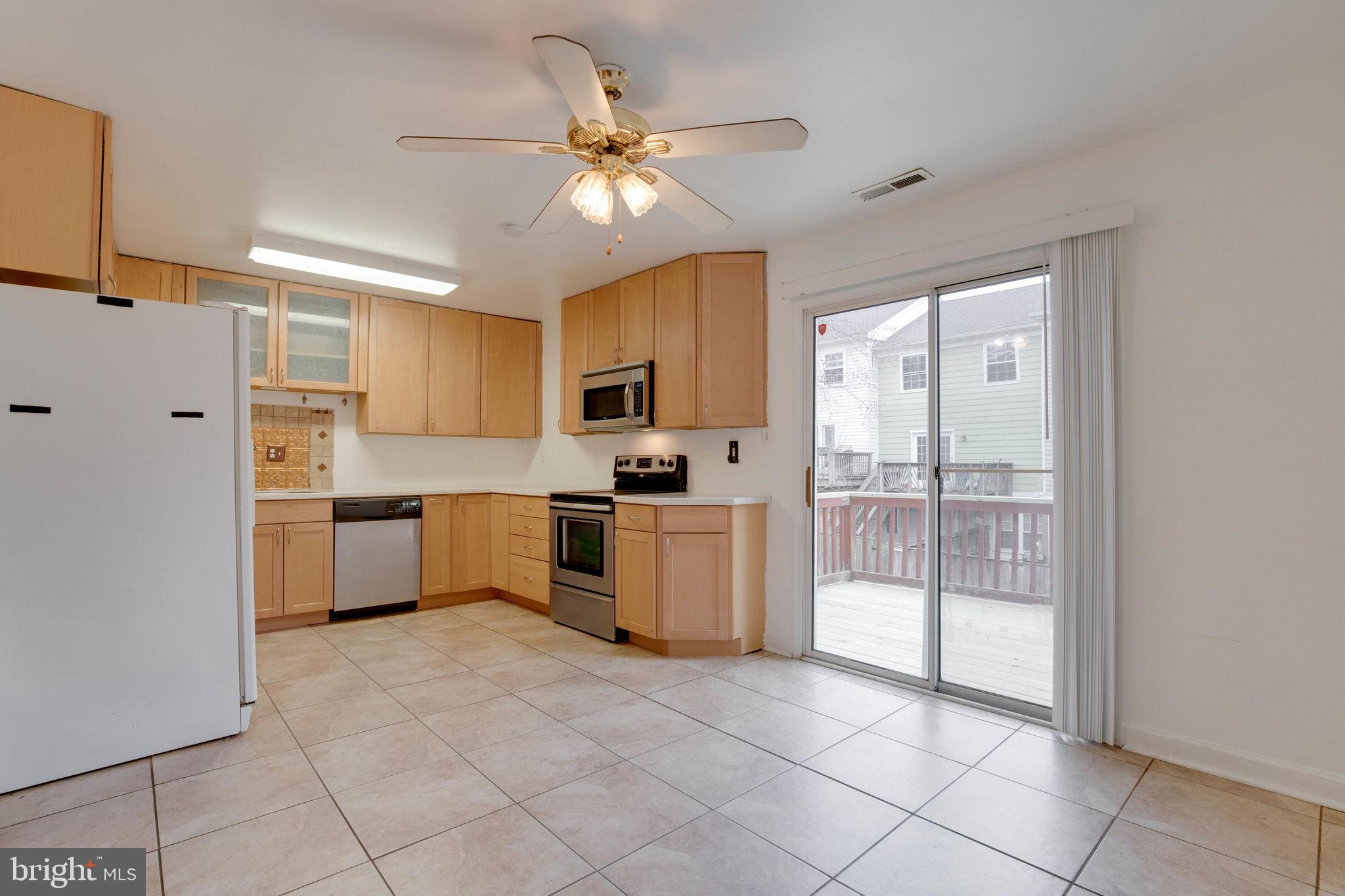 CROFTON MEWS CONDO - Residential