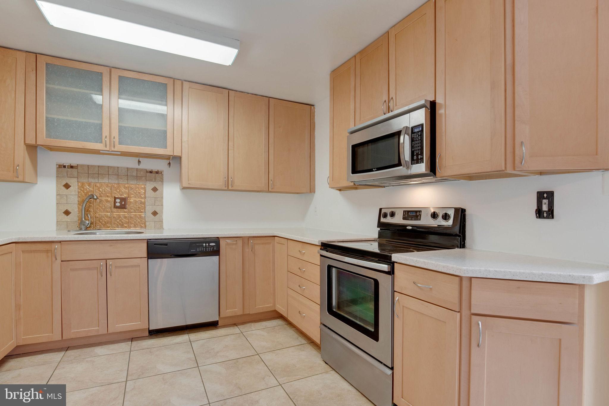 CROFTON MEWS CONDO - Residential