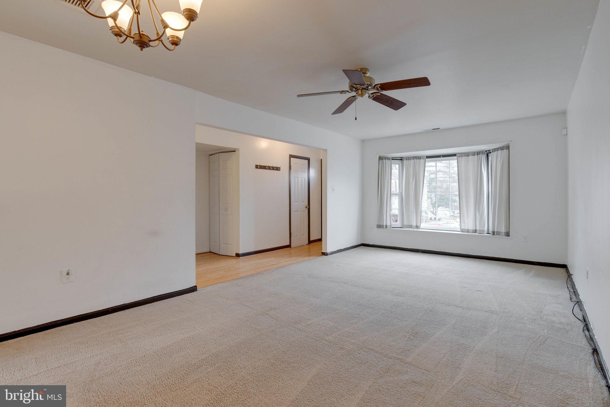 CROFTON MEWS CONDO - Residential