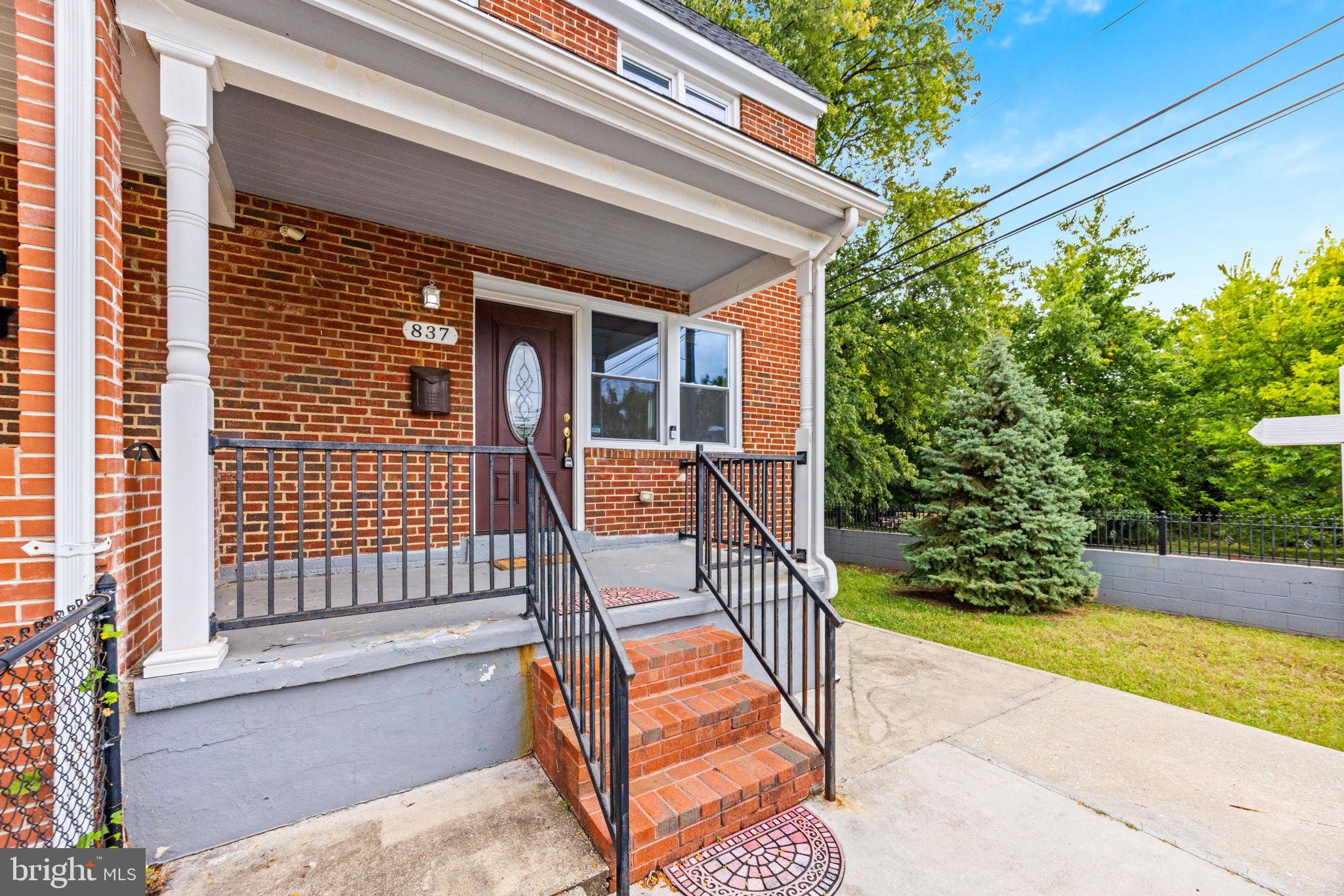 837 TOLNA STREET