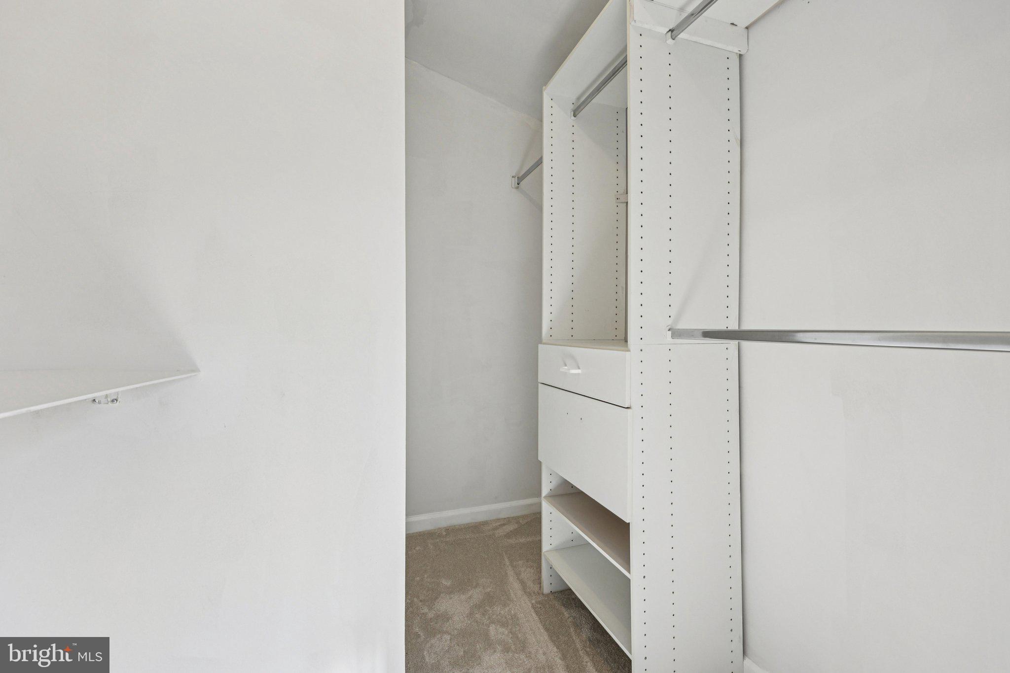 ASHBURN FARM - Residential