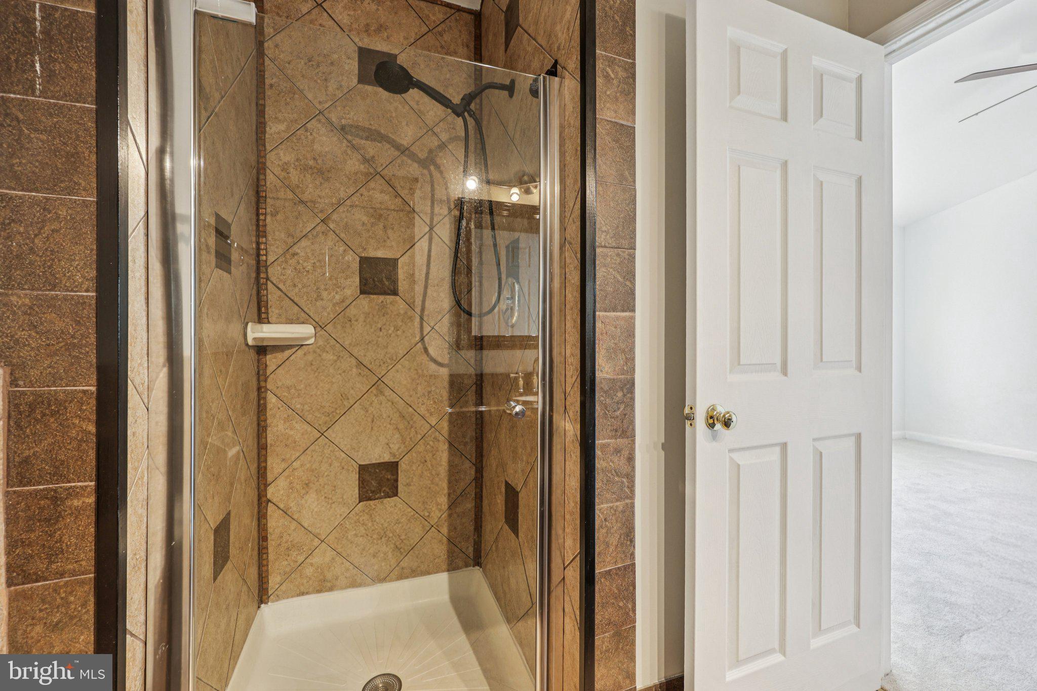 ASHBURN FARM - Residential