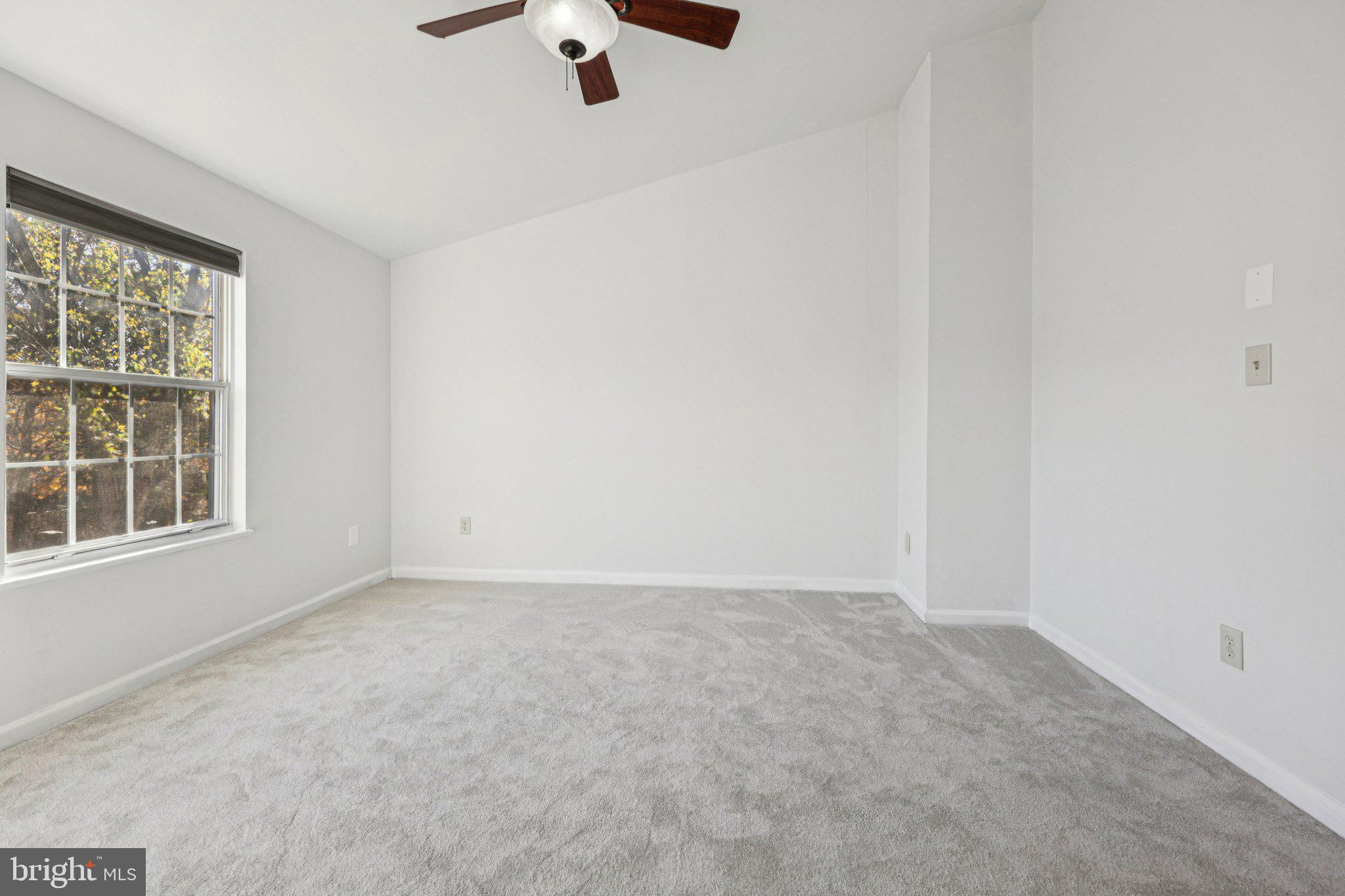 ASHBURN FARM - Residential