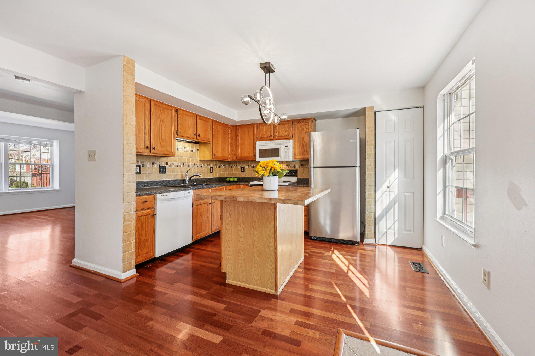 ASHBURN FARM - Residential