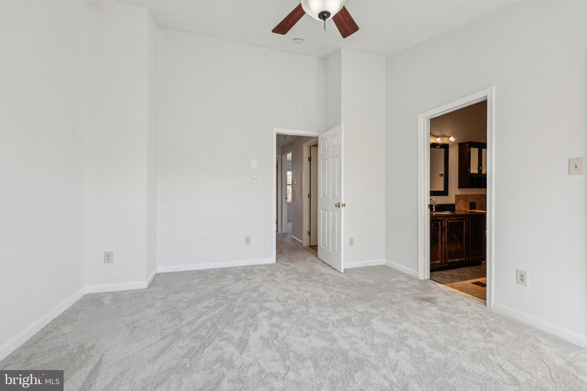 ASHBURN FARM - Residential