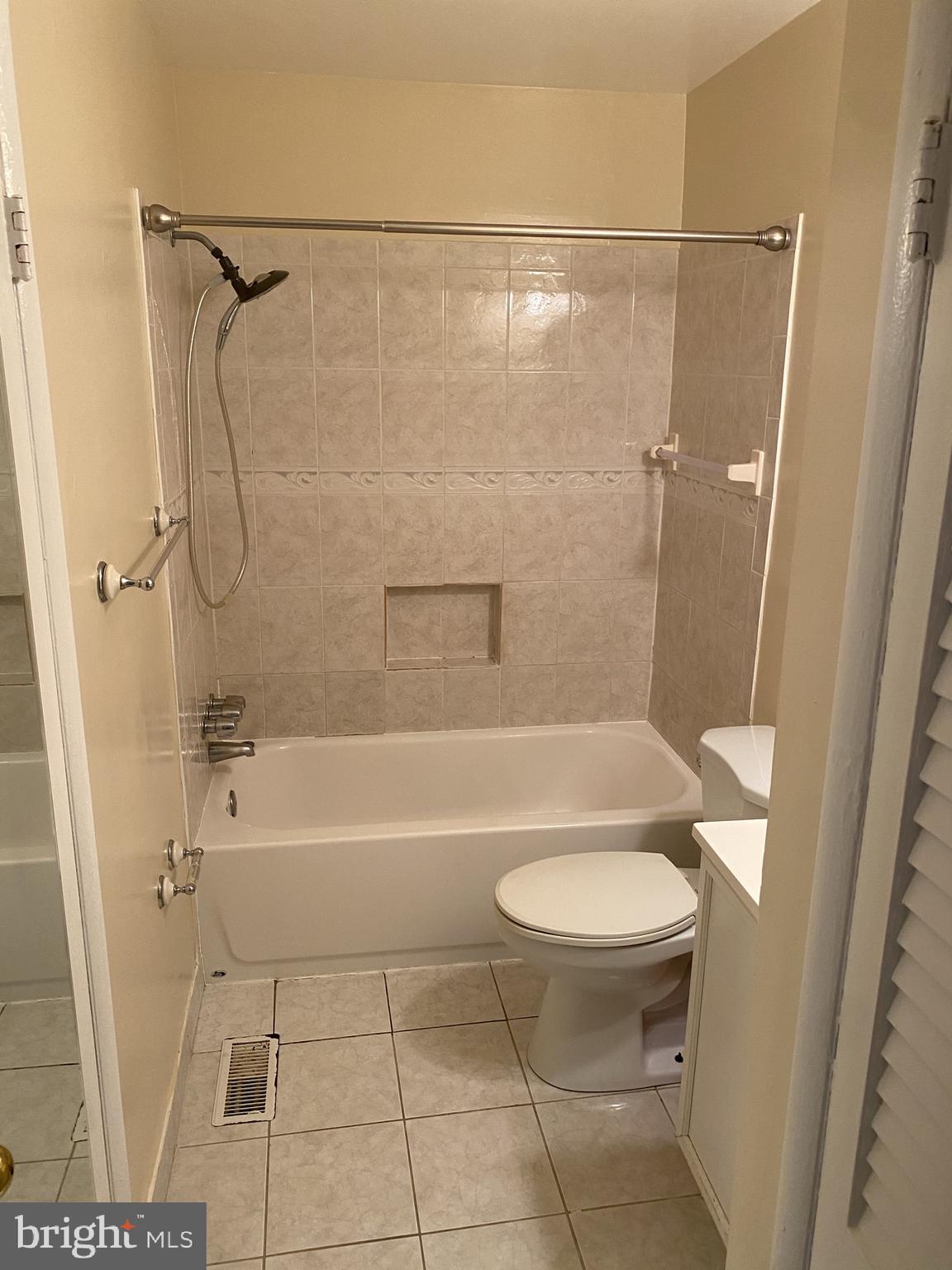 GLENARDEN WOODS - Residential