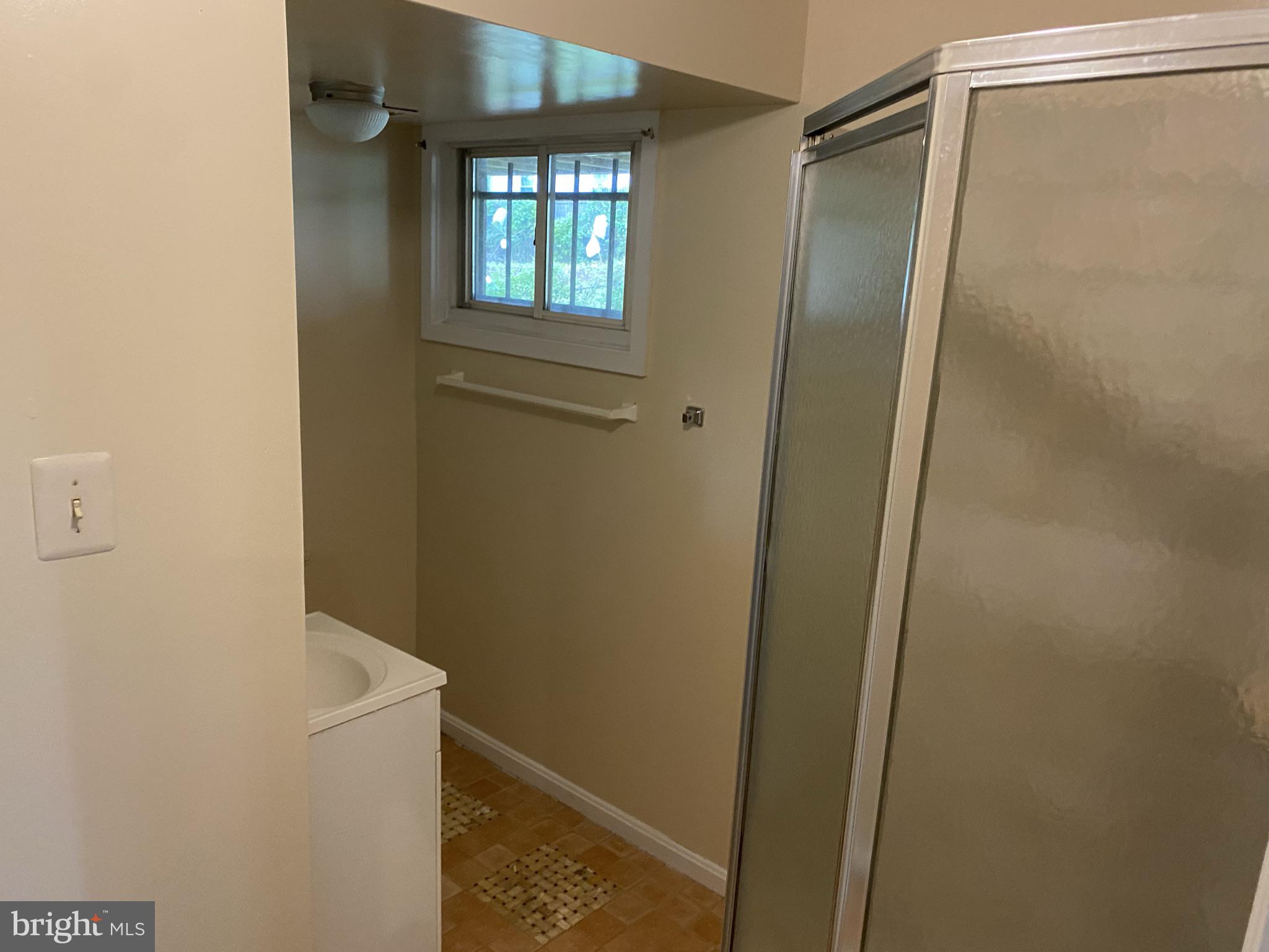 GLENARDEN WOODS - Residential