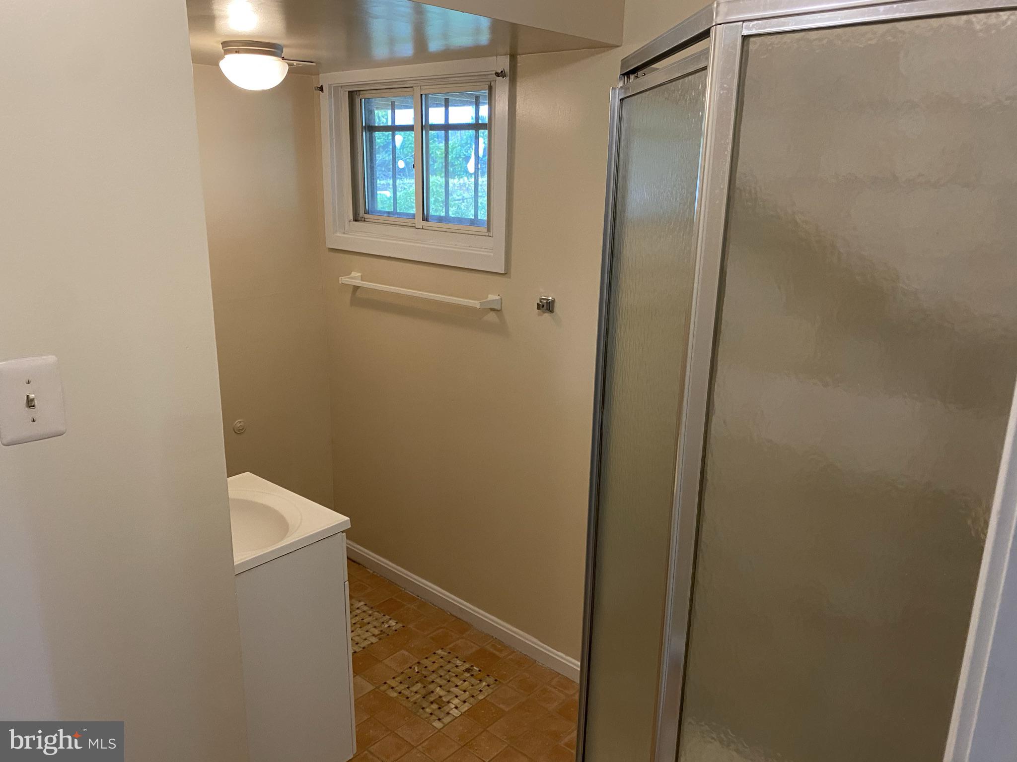 GLENARDEN WOODS - Residential