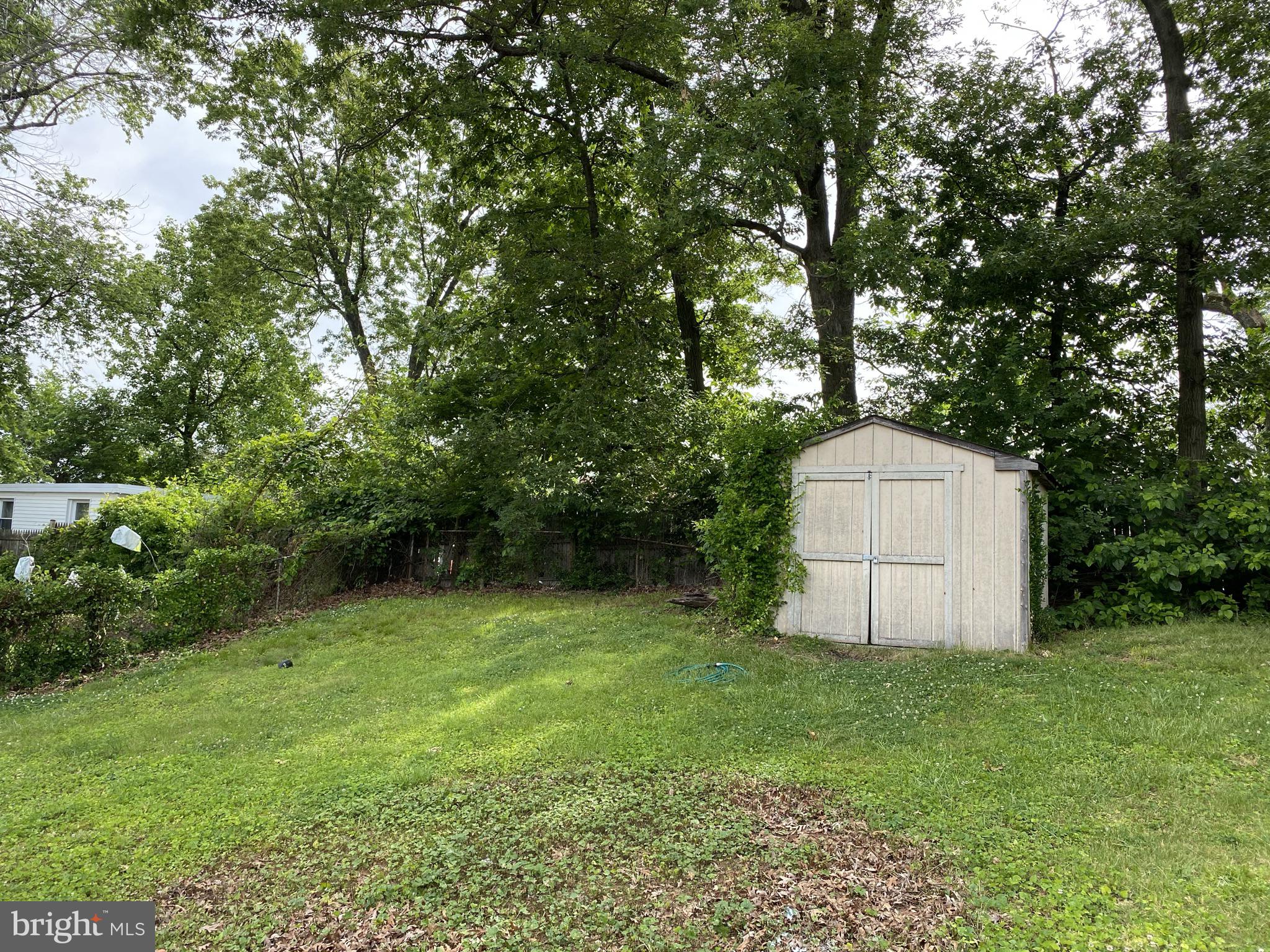 GLENARDEN WOODS - Residential