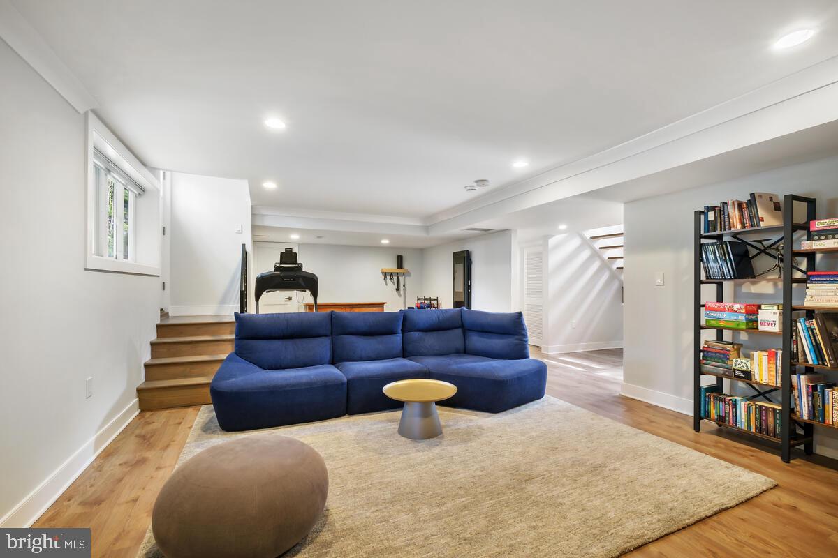 CHEVY CHASE - Residential