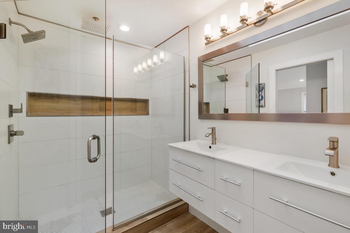 CHEVY CHASE - Residential