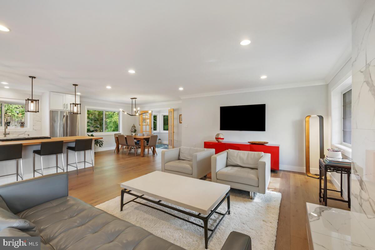 CHEVY CHASE - Residential