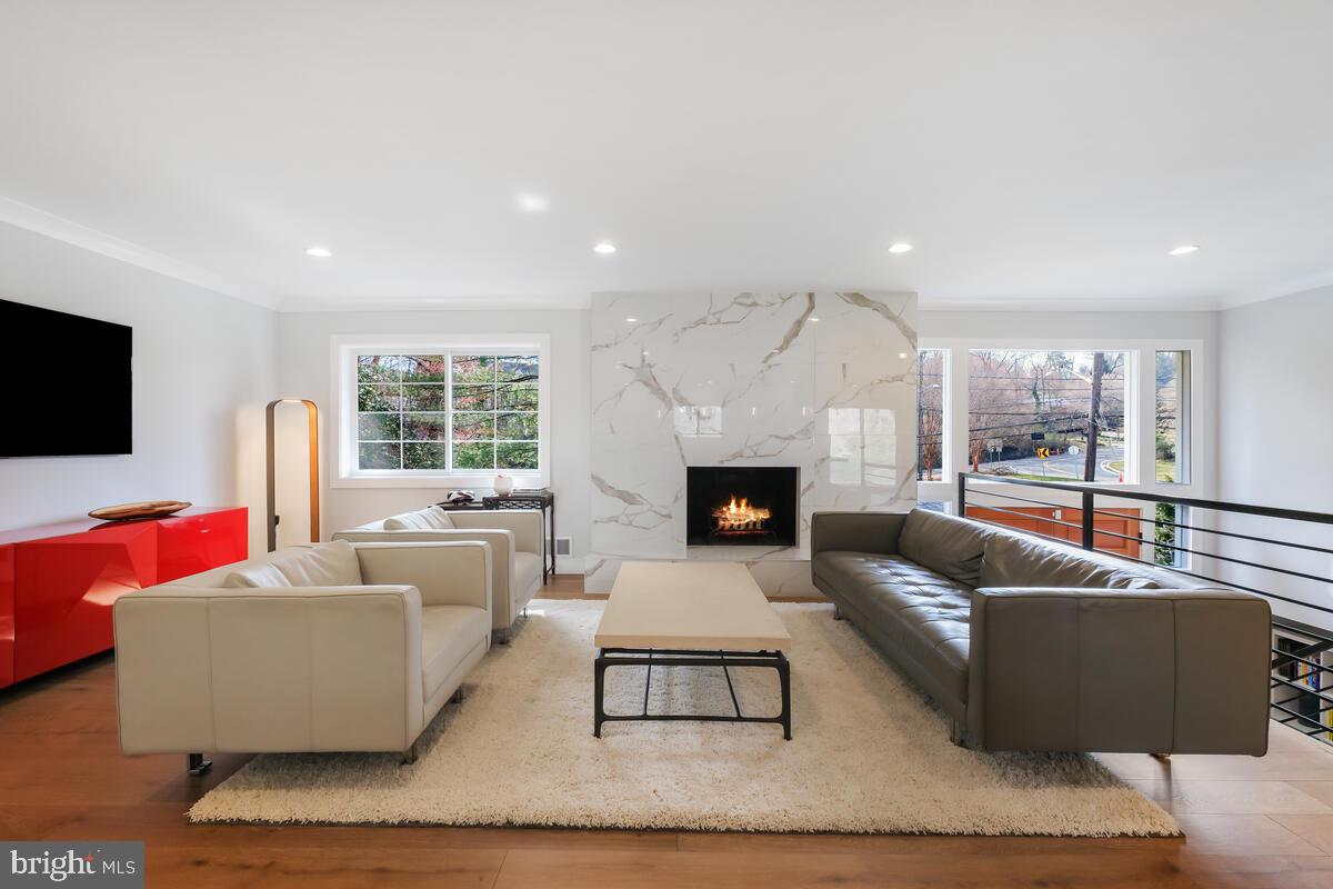 CHEVY CHASE - Residential