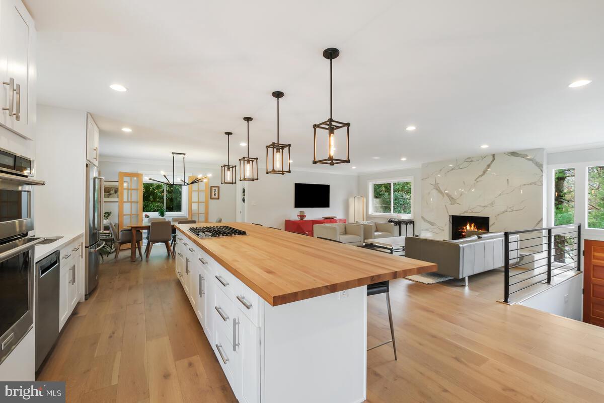 CHEVY CHASE - Residential