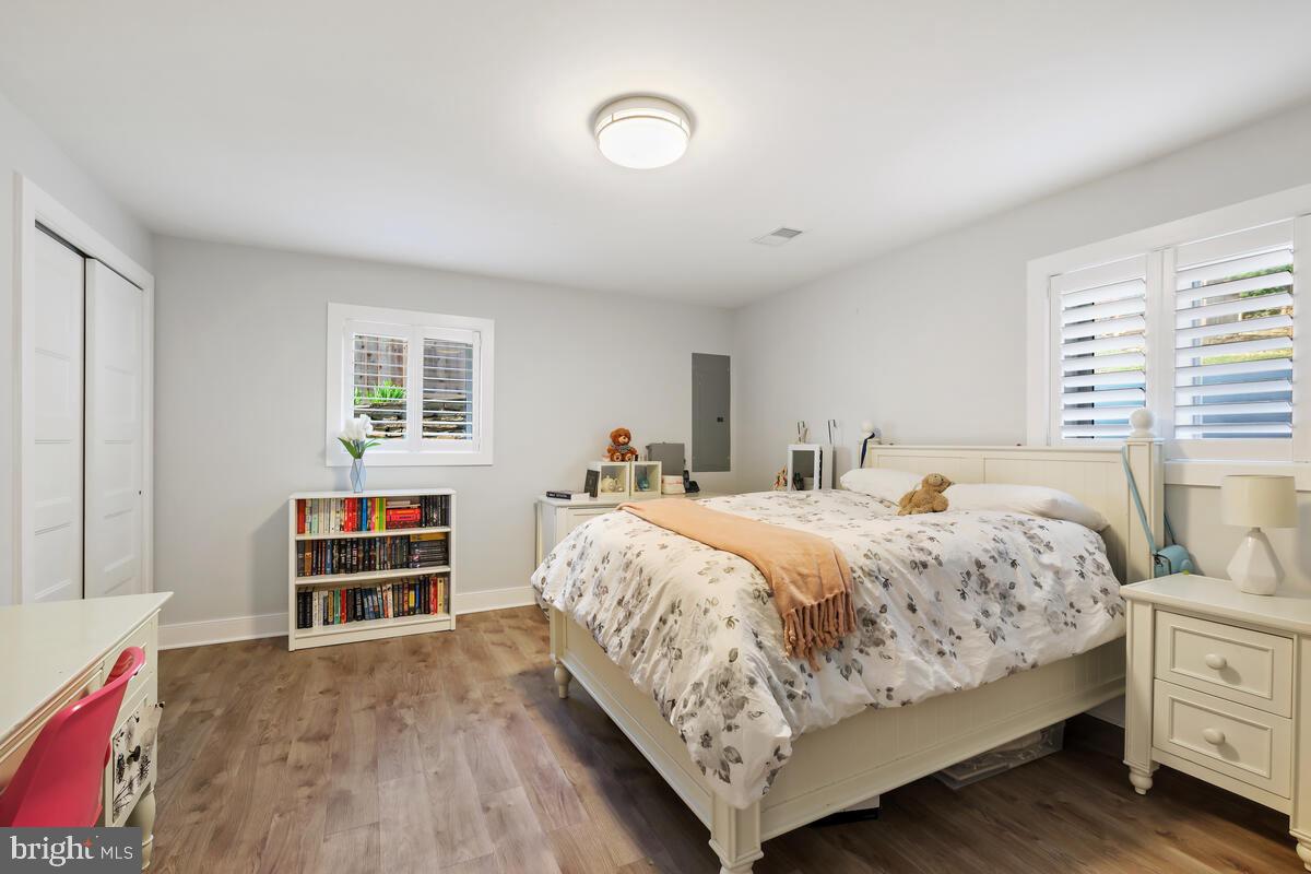 CHEVY CHASE - Residential