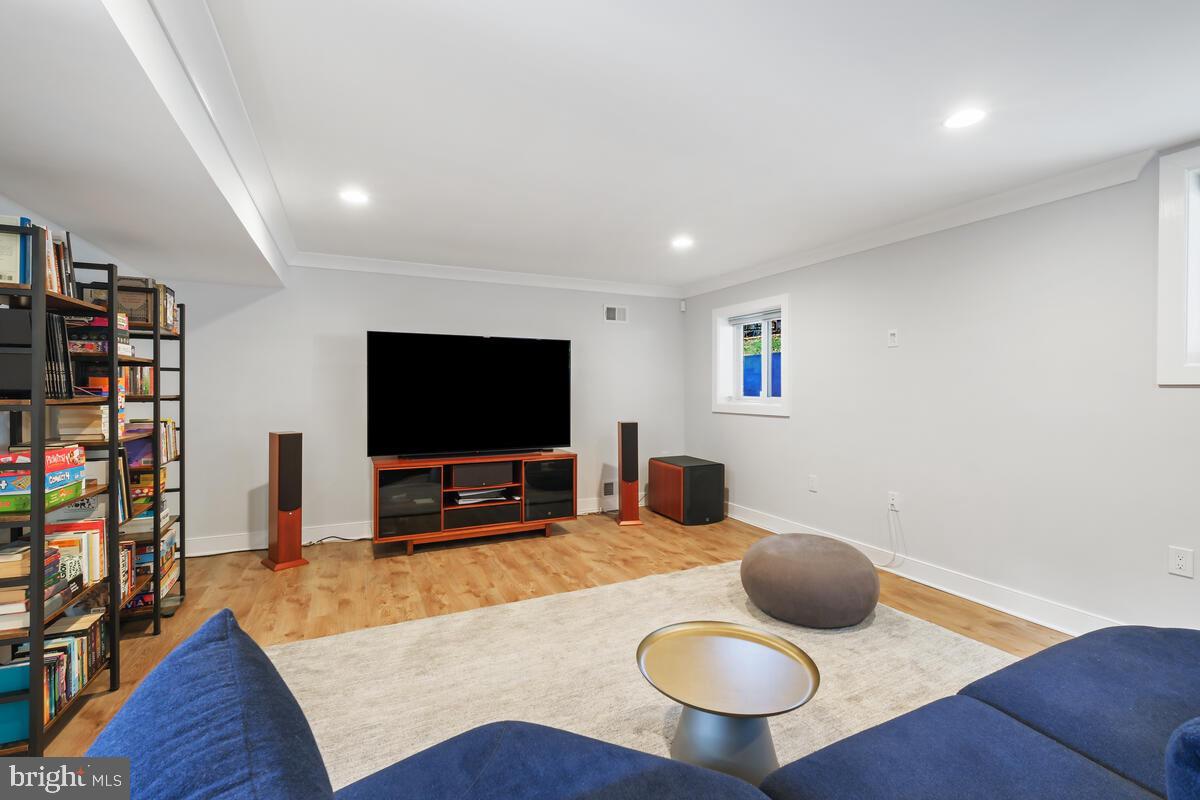 CHEVY CHASE - Residential