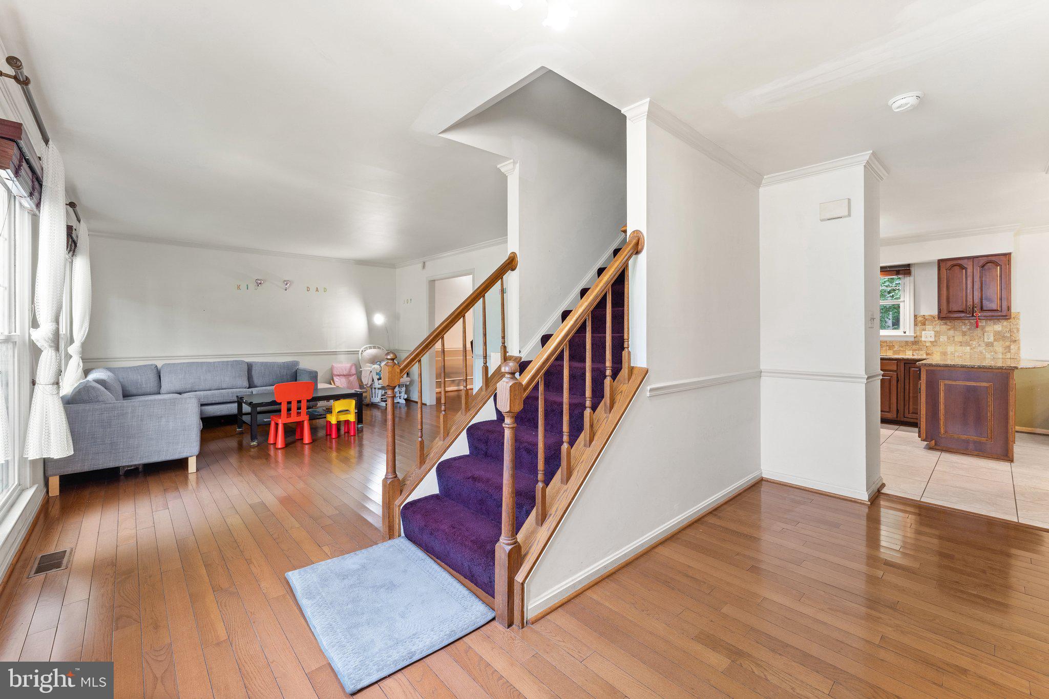 8000 SANDBURG COURT