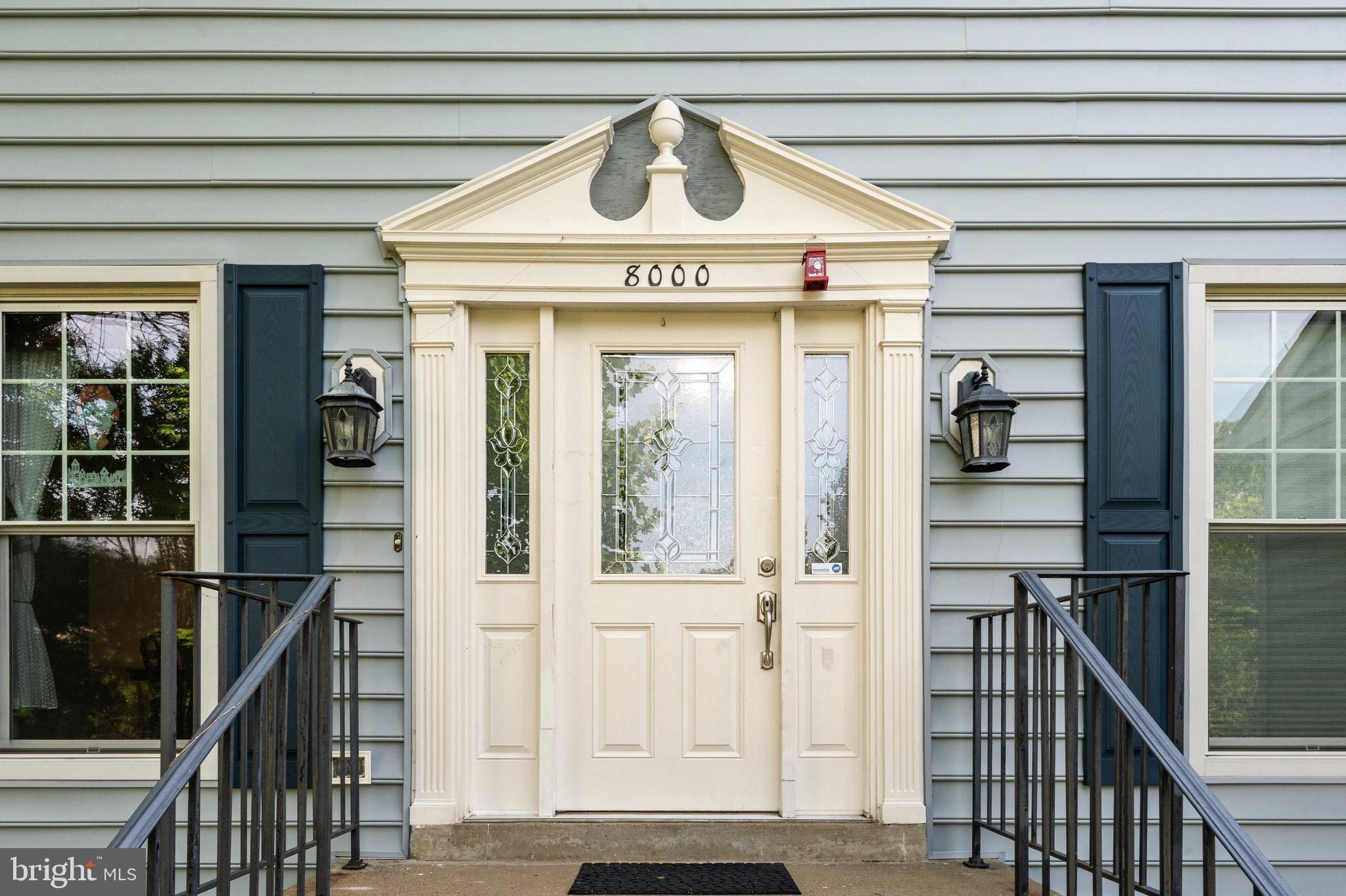 8000 SANDBURG COURT