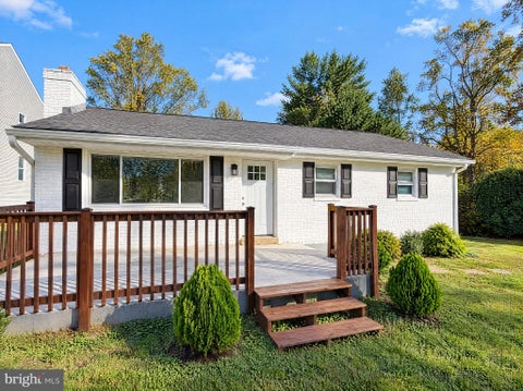 Photo of 3007 Fairhill Road, FAIRFAX, VA 22031 (MLS # VAFX2347538)