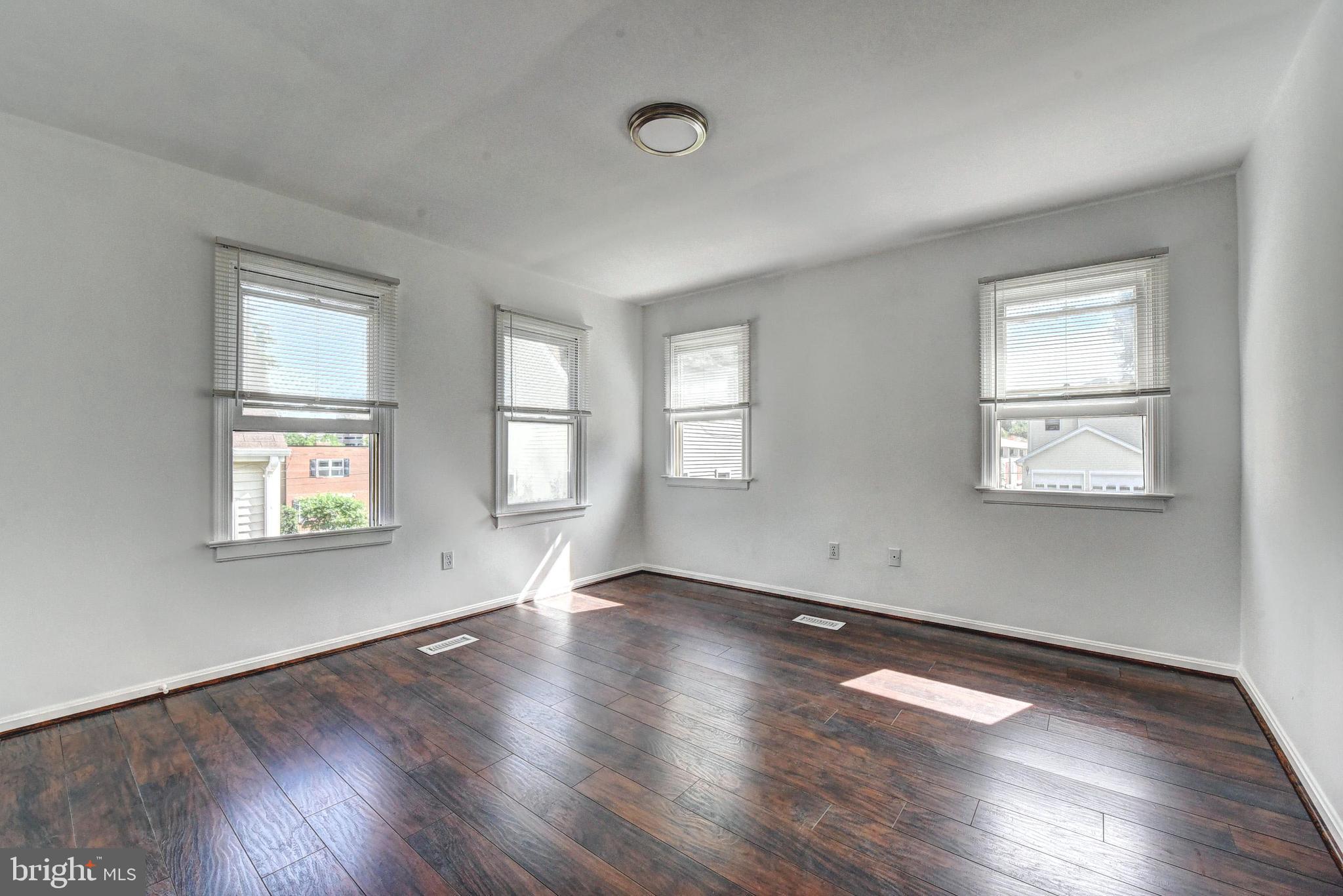 HIGHVIEW PARK - Residential Income