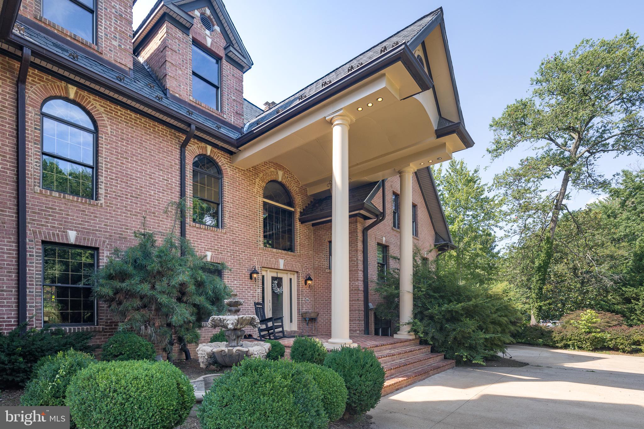 WAYNEWOOD - Residential