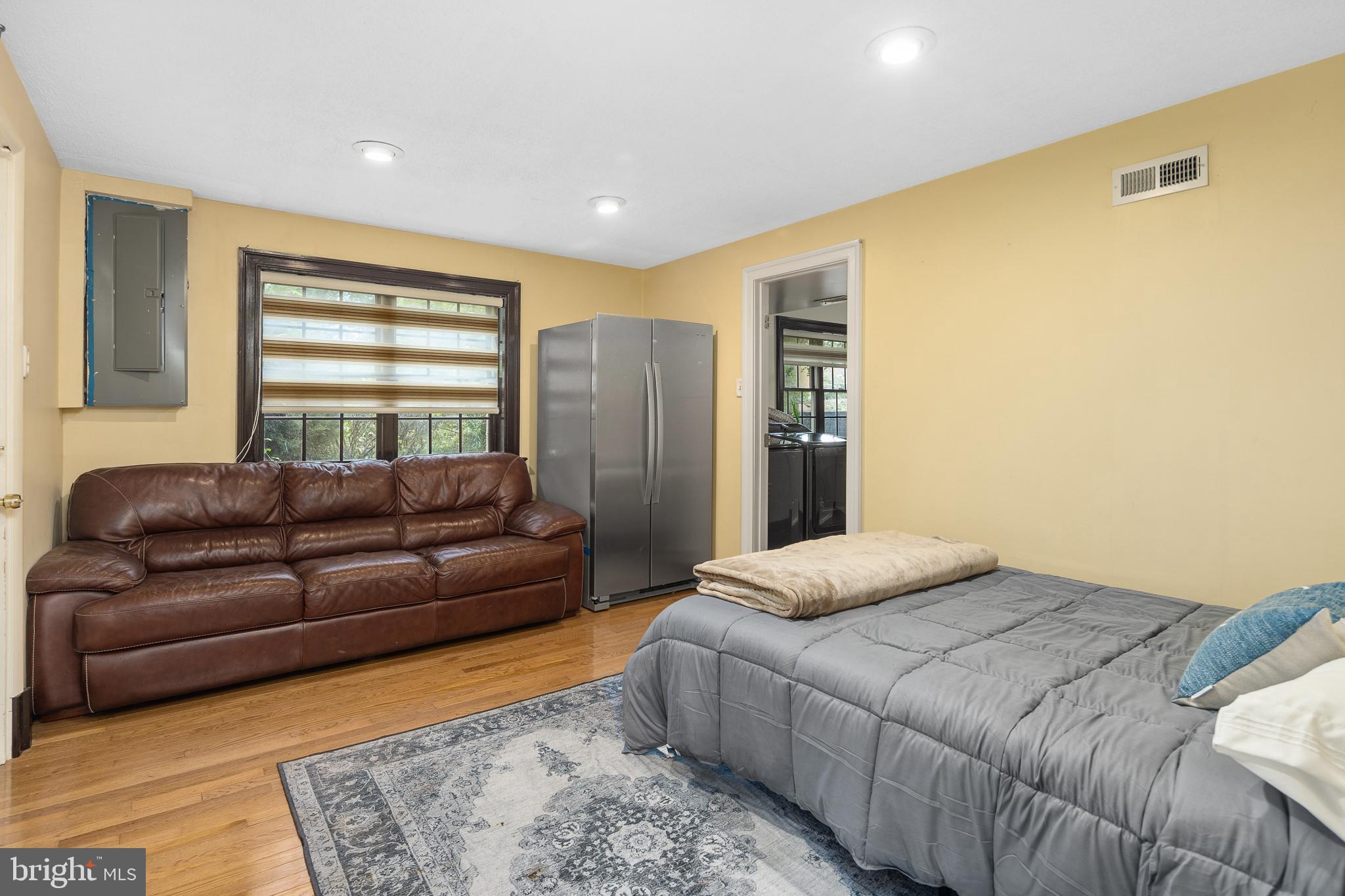 WAYNEWOOD - Residential