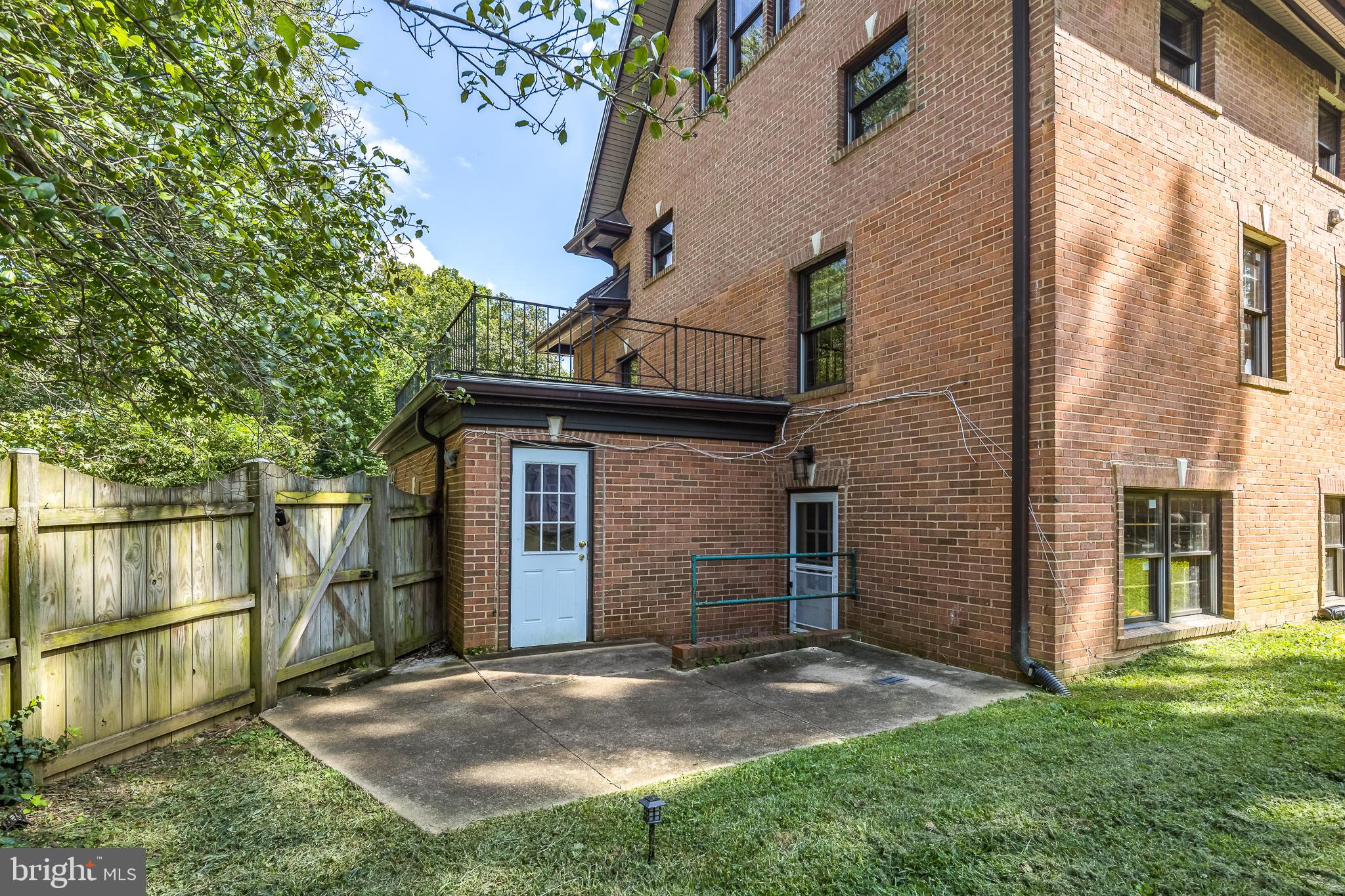 WAYNEWOOD - Residential