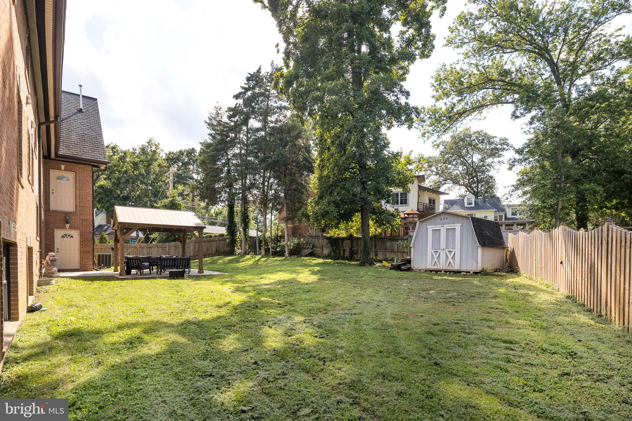 WAYNEWOOD - Residential