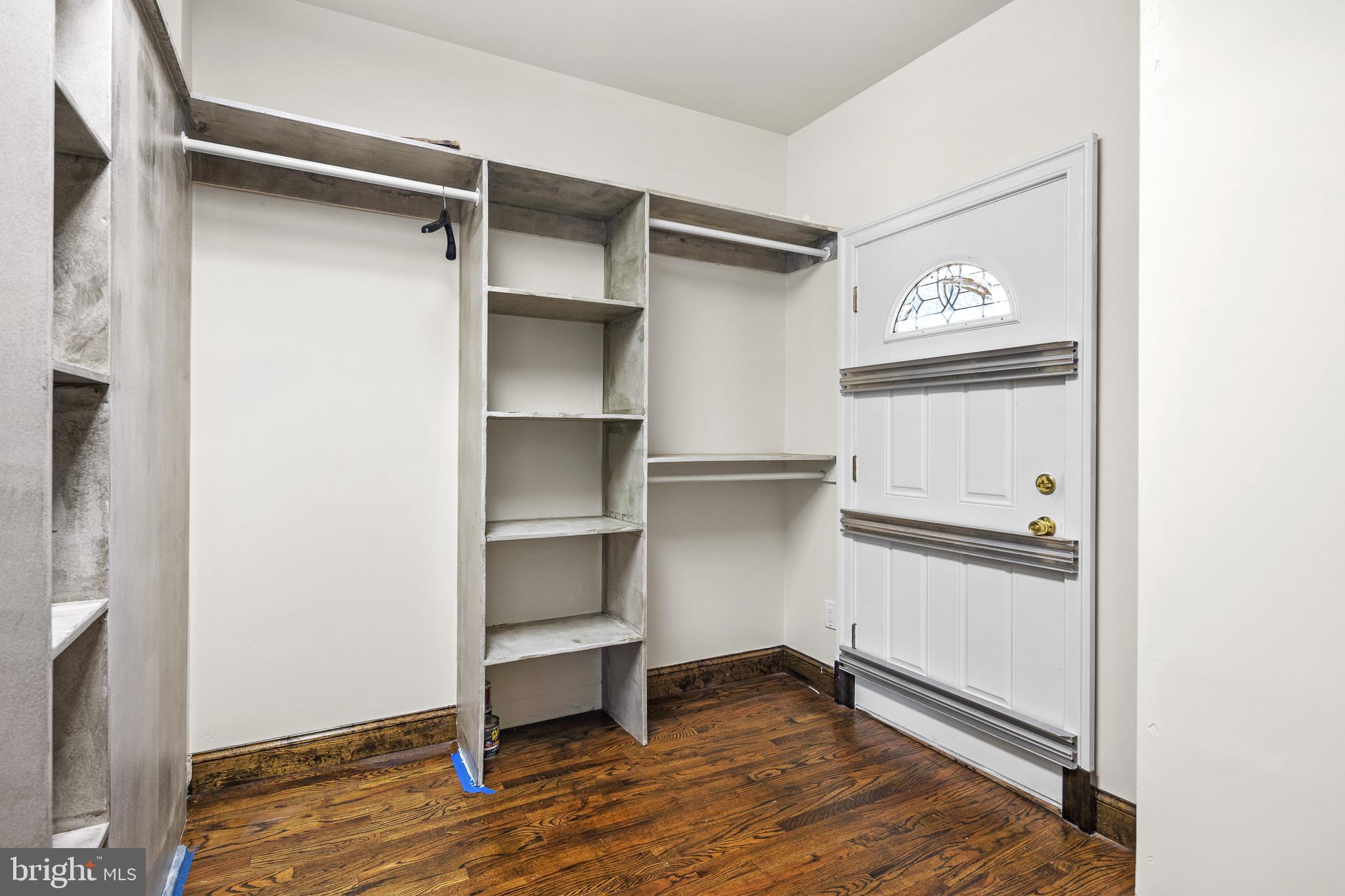 WAYNEWOOD - Residential