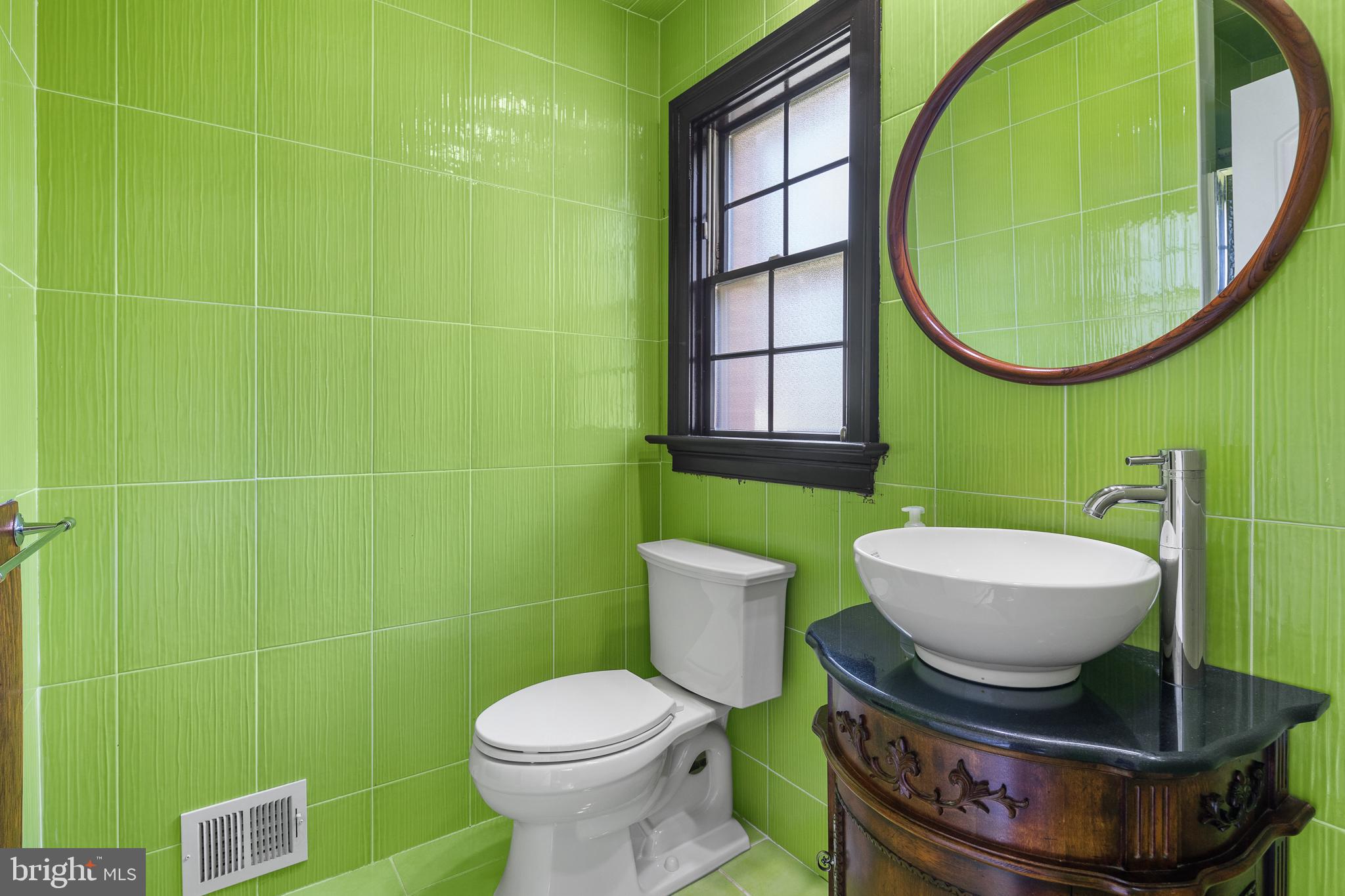 WAYNEWOOD - Residential