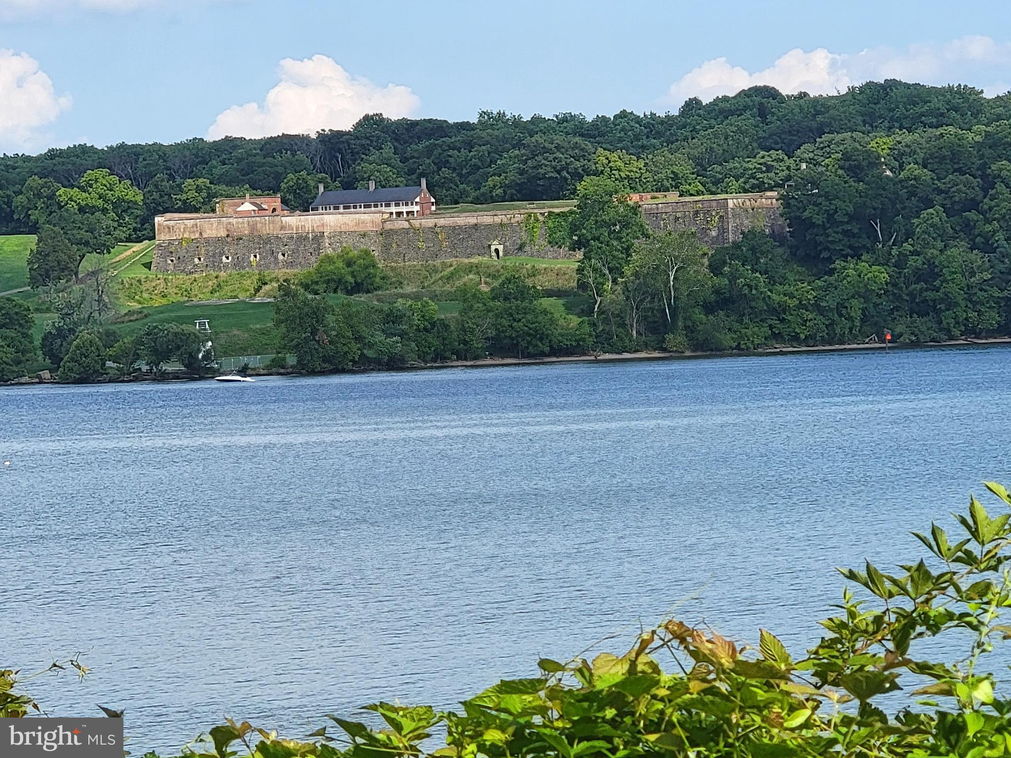 WAYNEWOOD - Residential