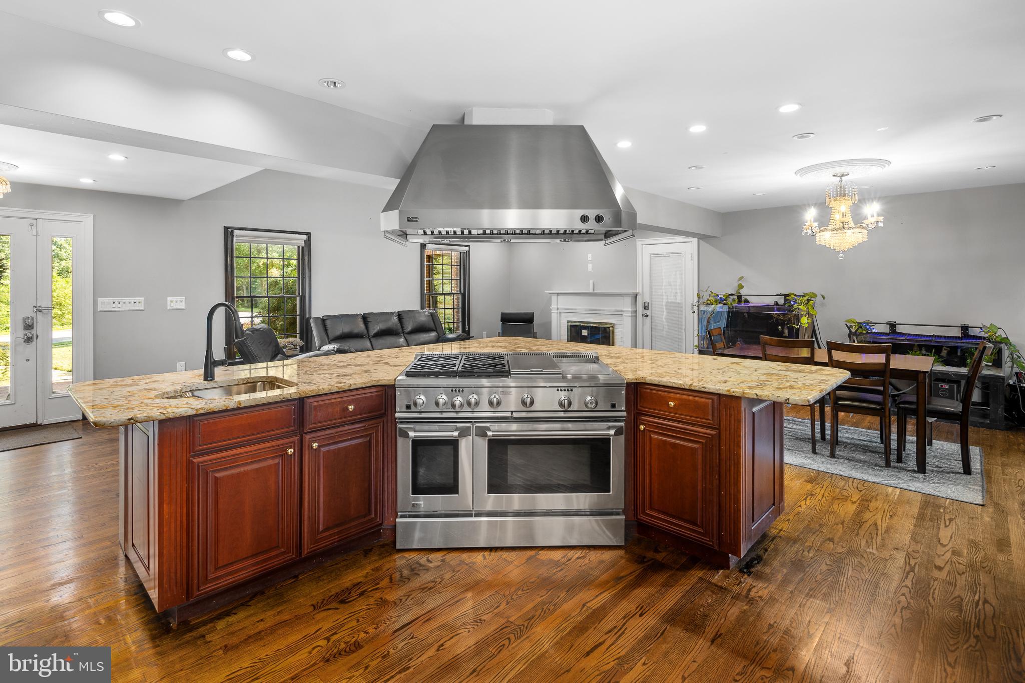 WAYNEWOOD - Residential