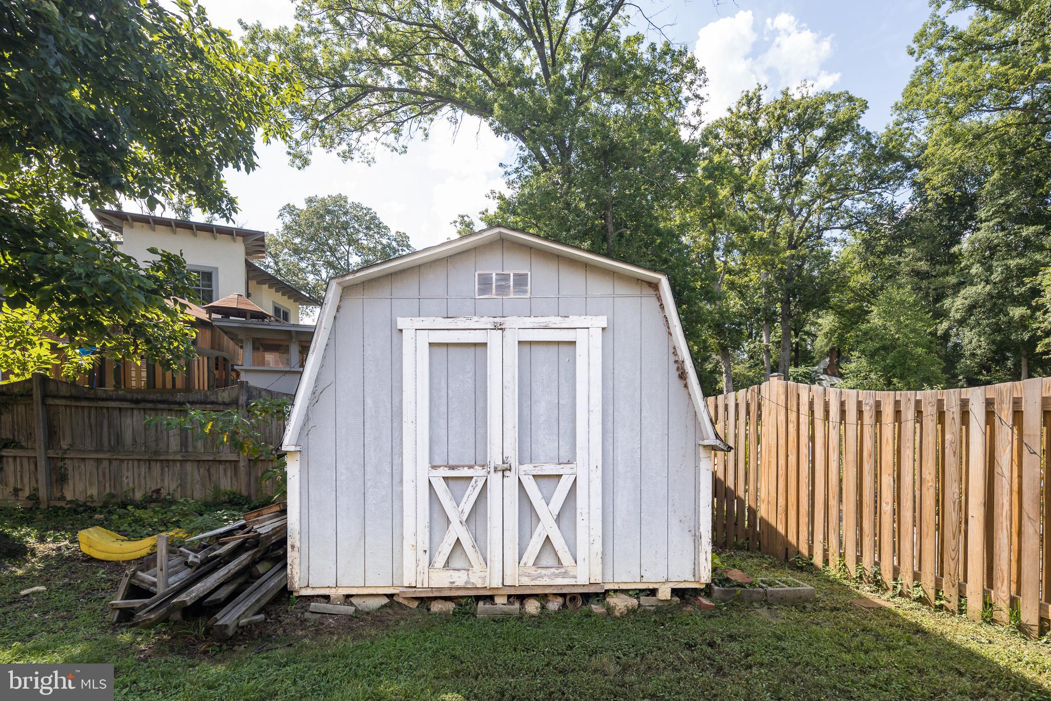 WAYNEWOOD - Residential