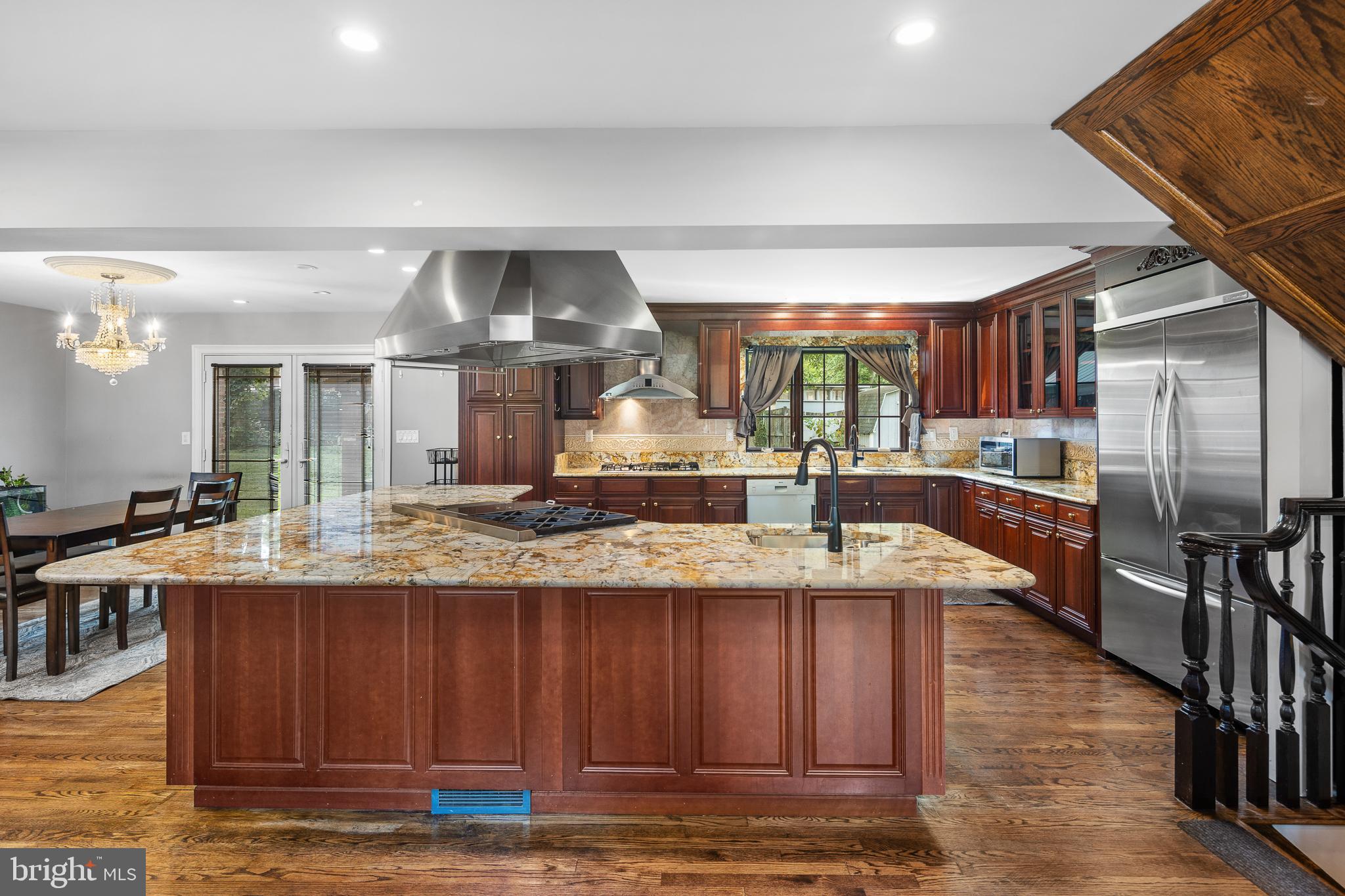 WAYNEWOOD - Residential