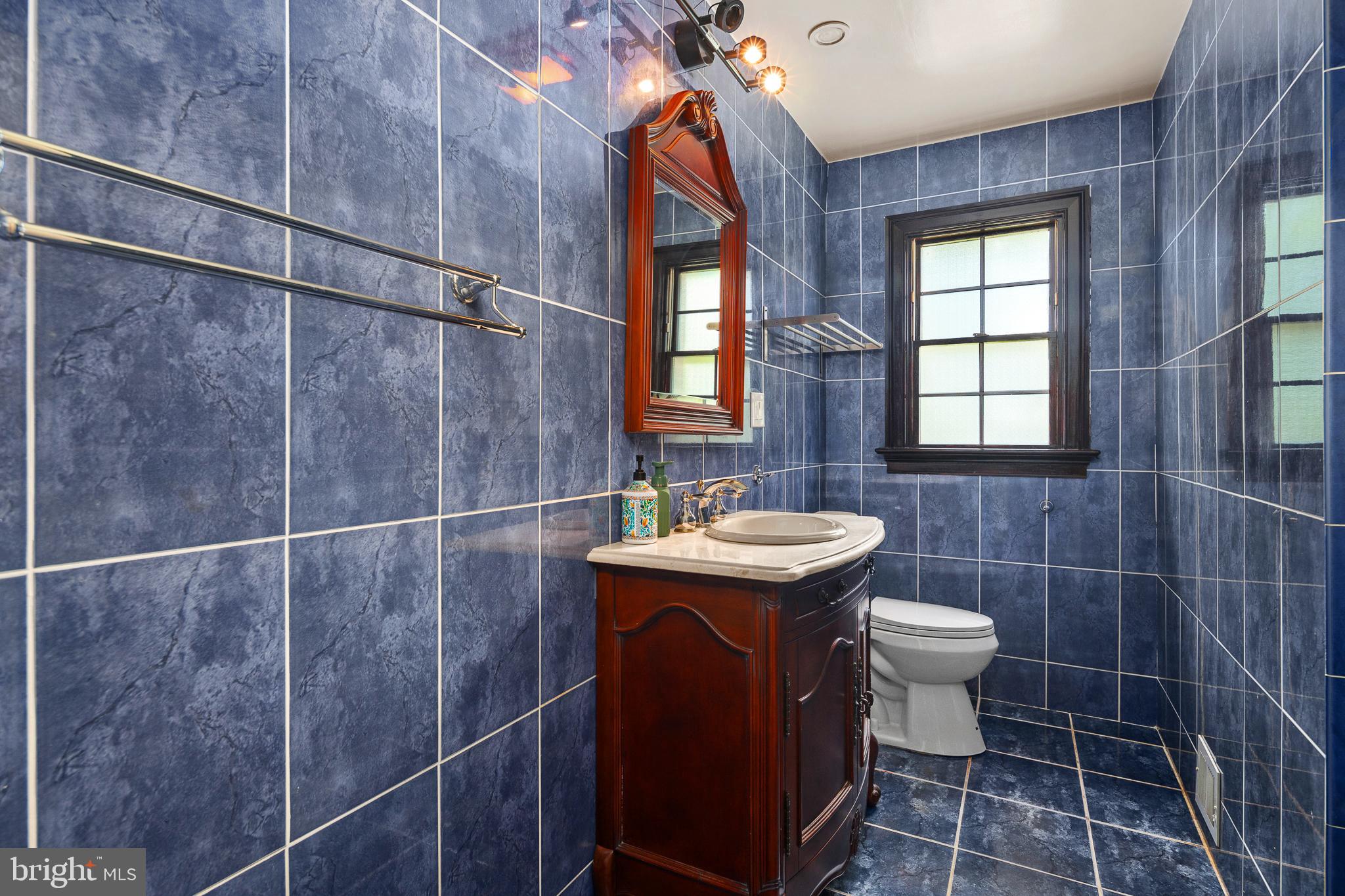 WAYNEWOOD - Residential