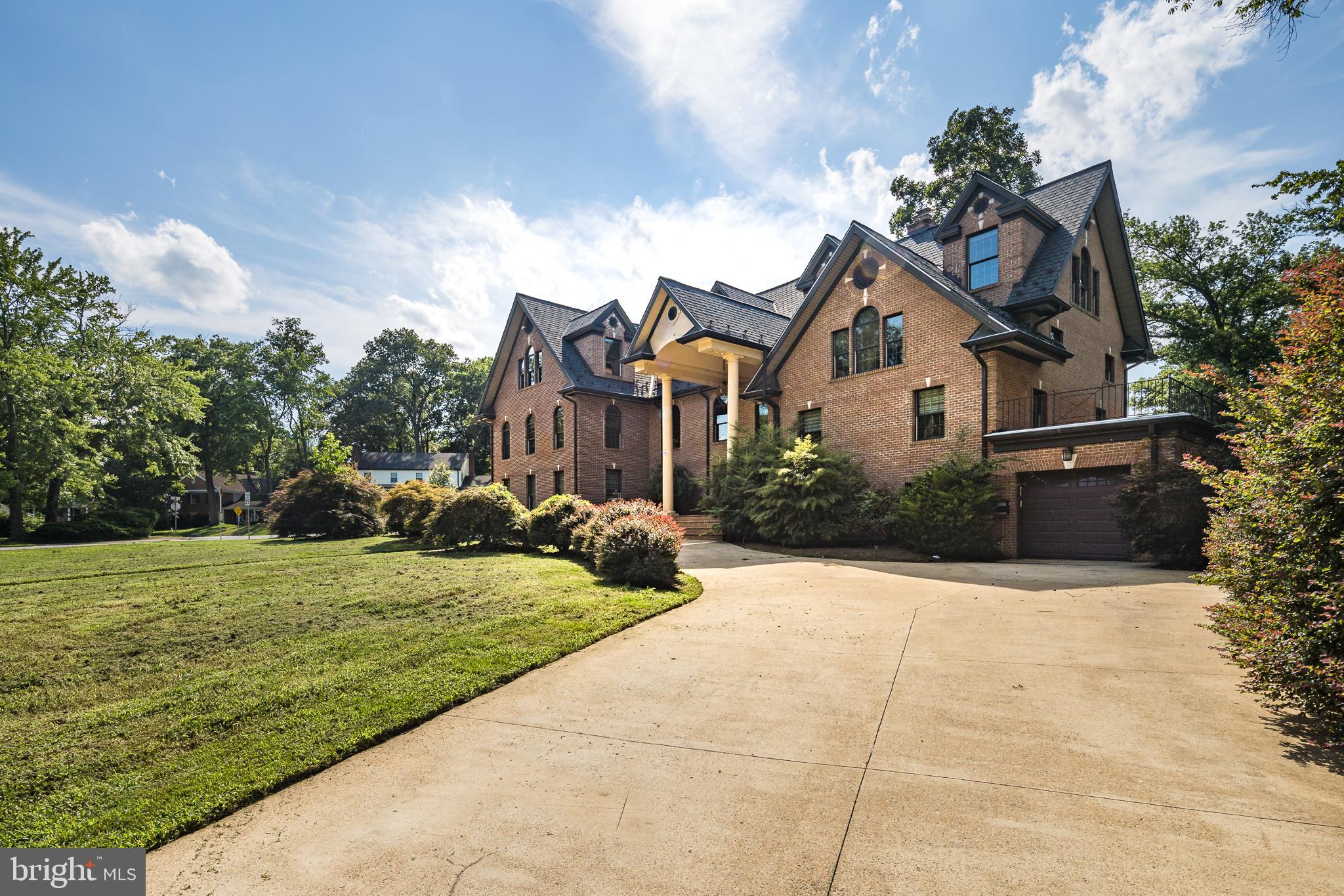 WAYNEWOOD - Residential