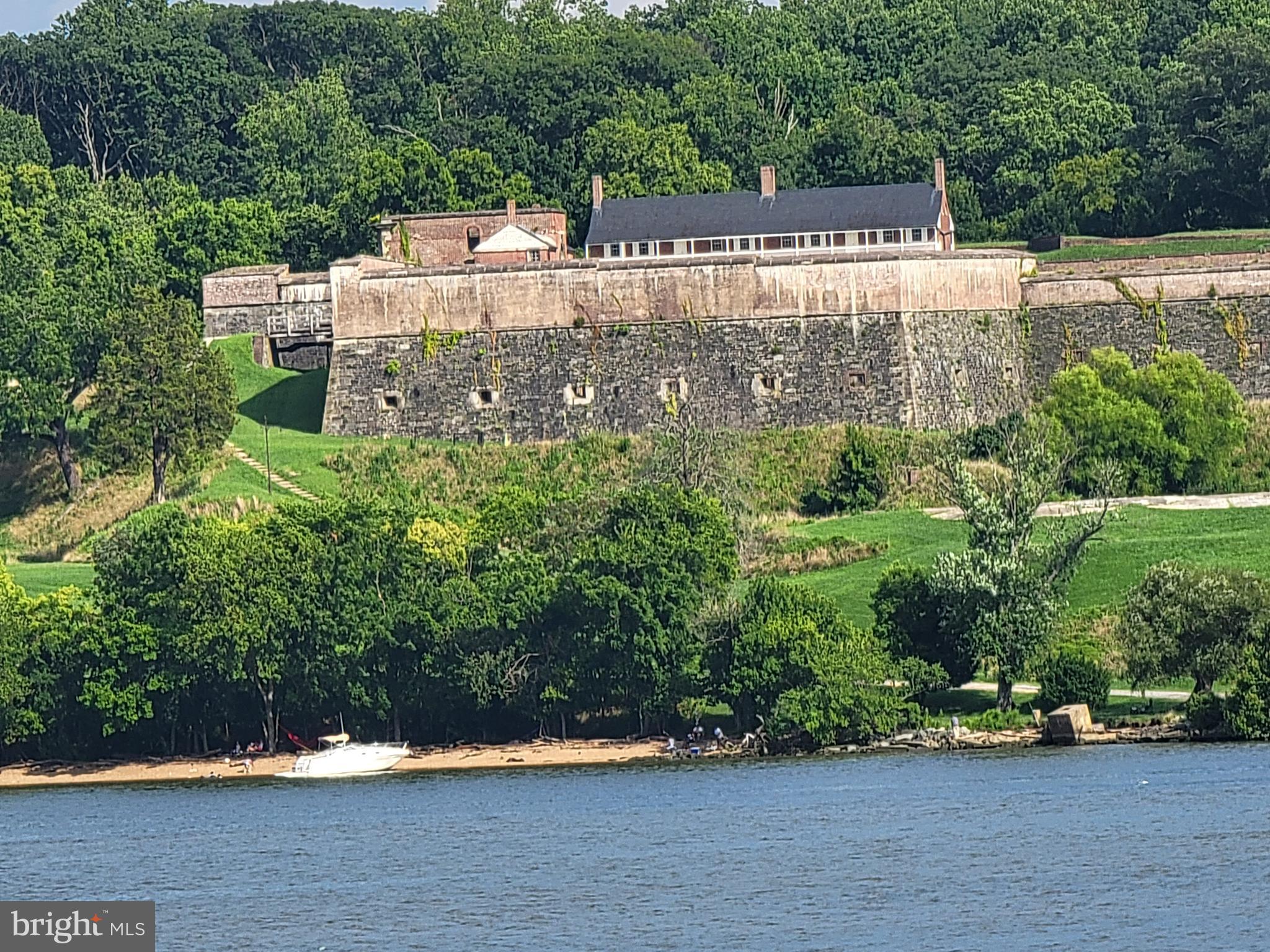 WAYNEWOOD - Residential