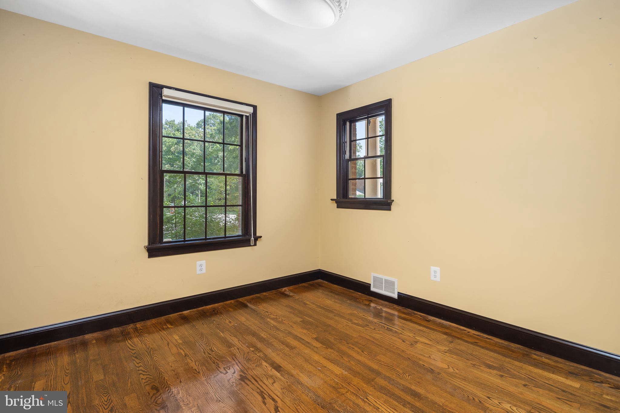 WAYNEWOOD - Residential