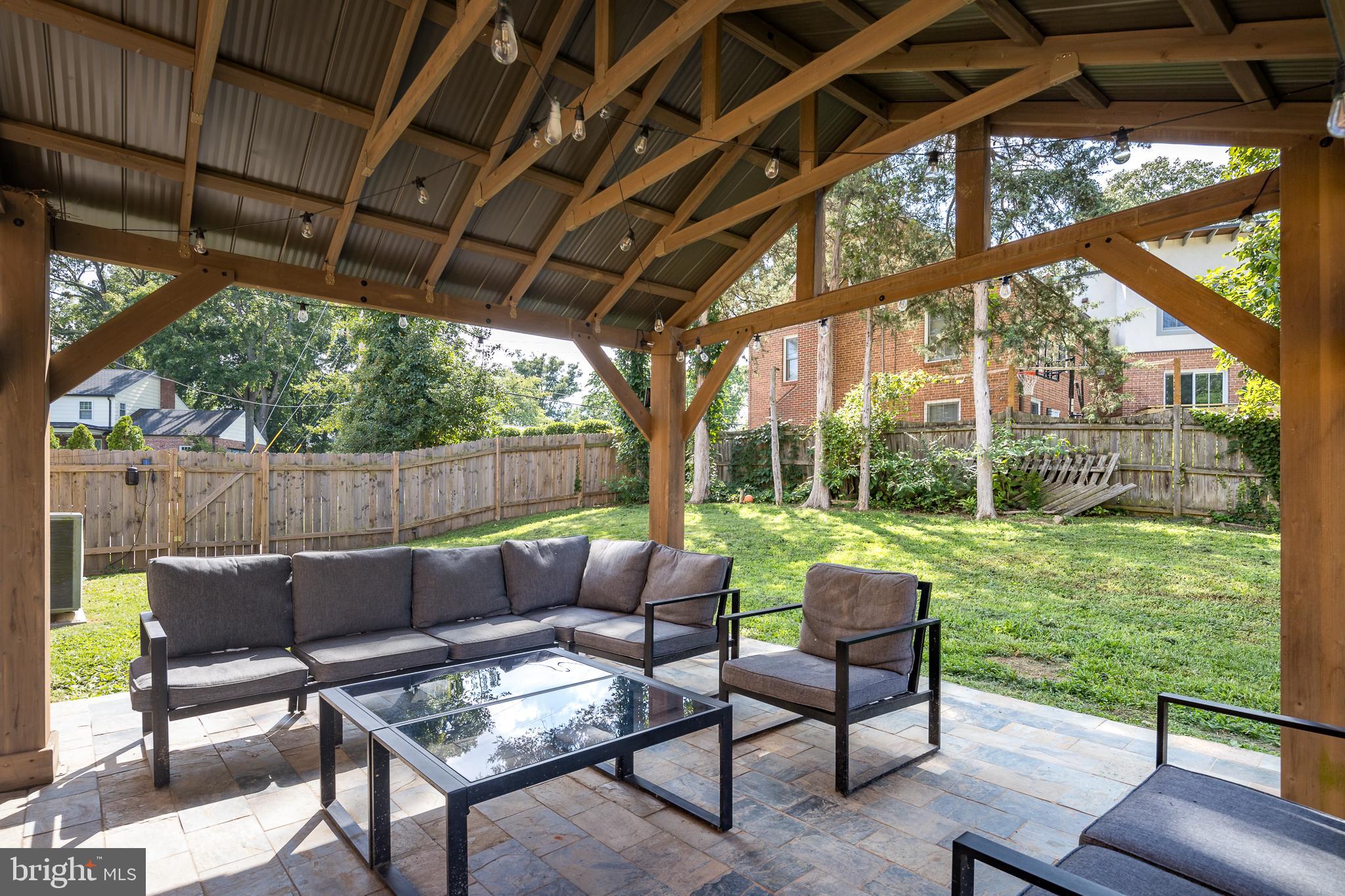 WAYNEWOOD - Residential