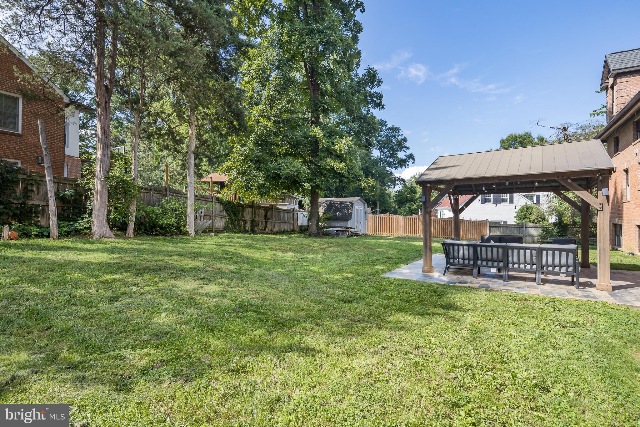 WAYNEWOOD - Residential