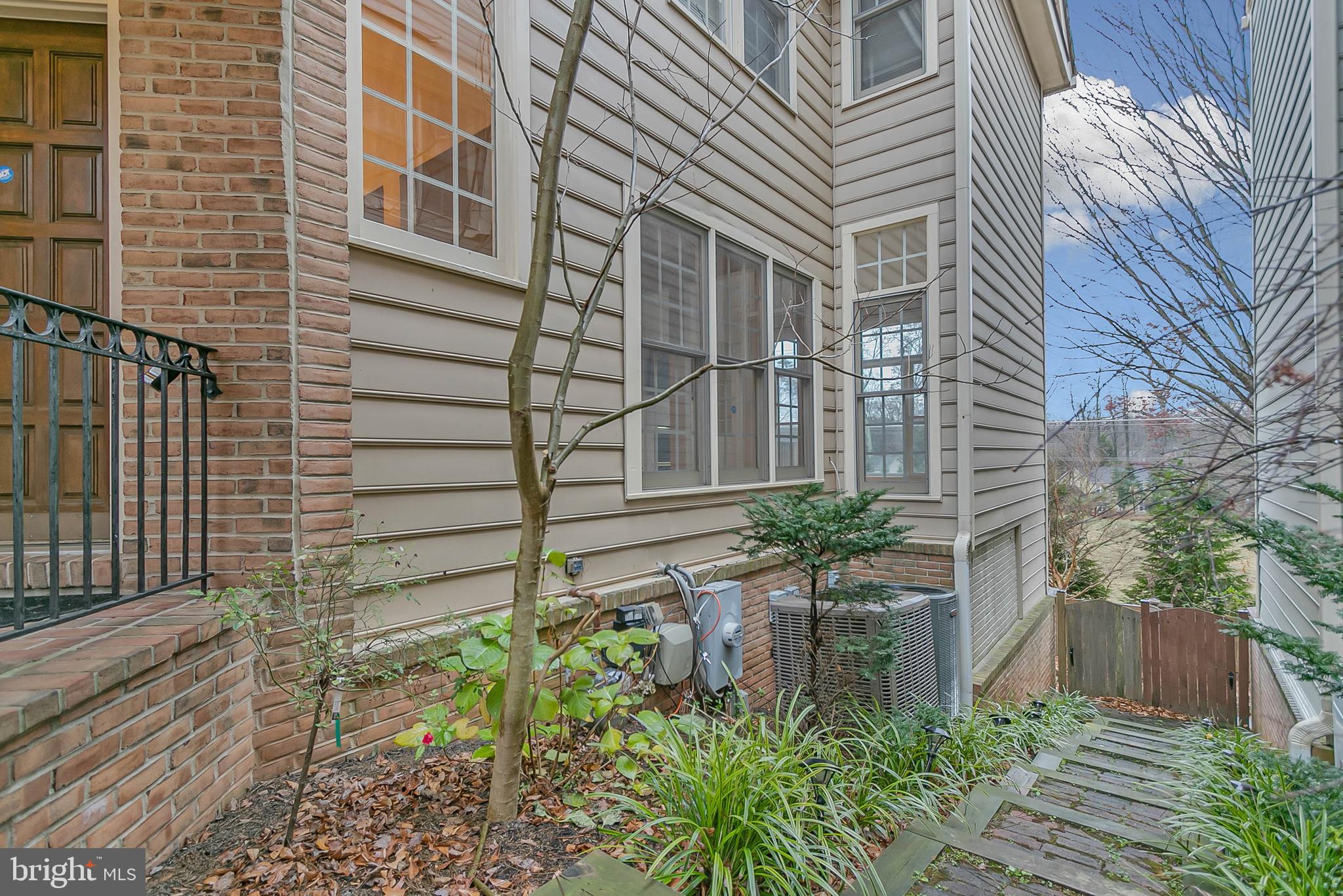 POTOMAC CREST - Residential Lease