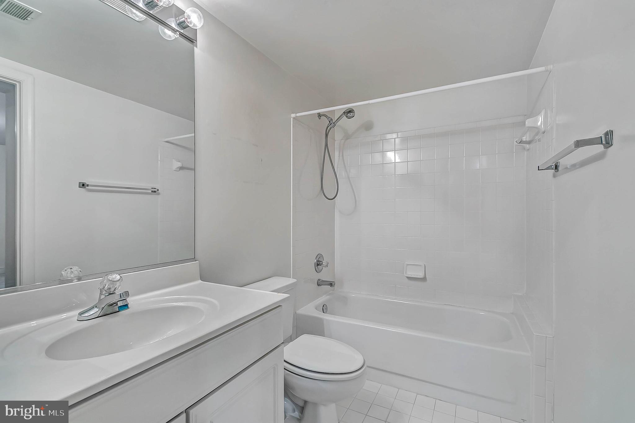 POTOMAC CREST - Residential Lease