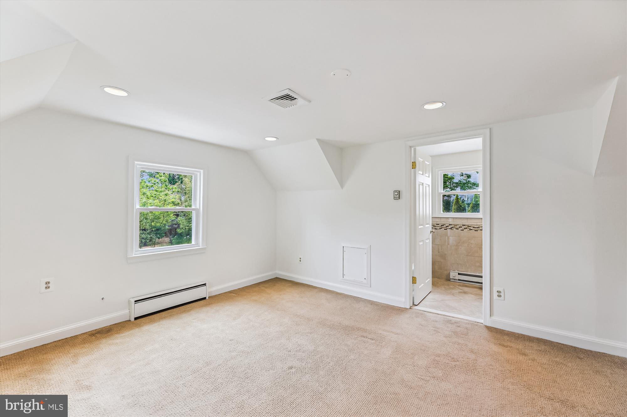 CLAREMONT - Residential