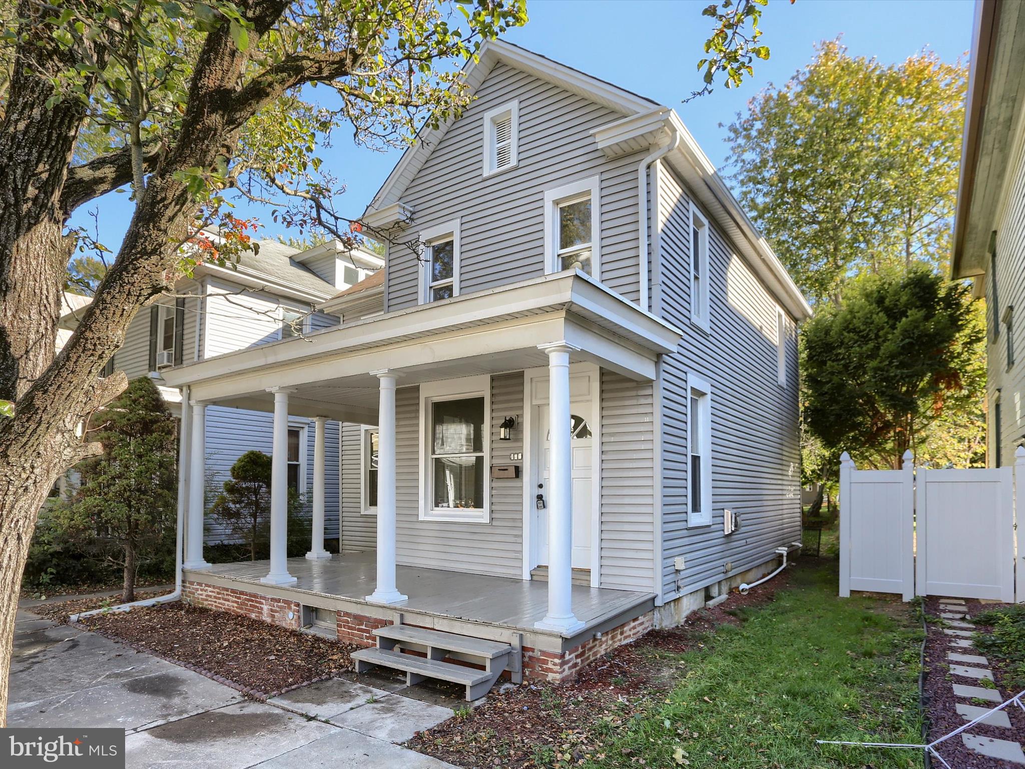 419 W SIMPSON STREET